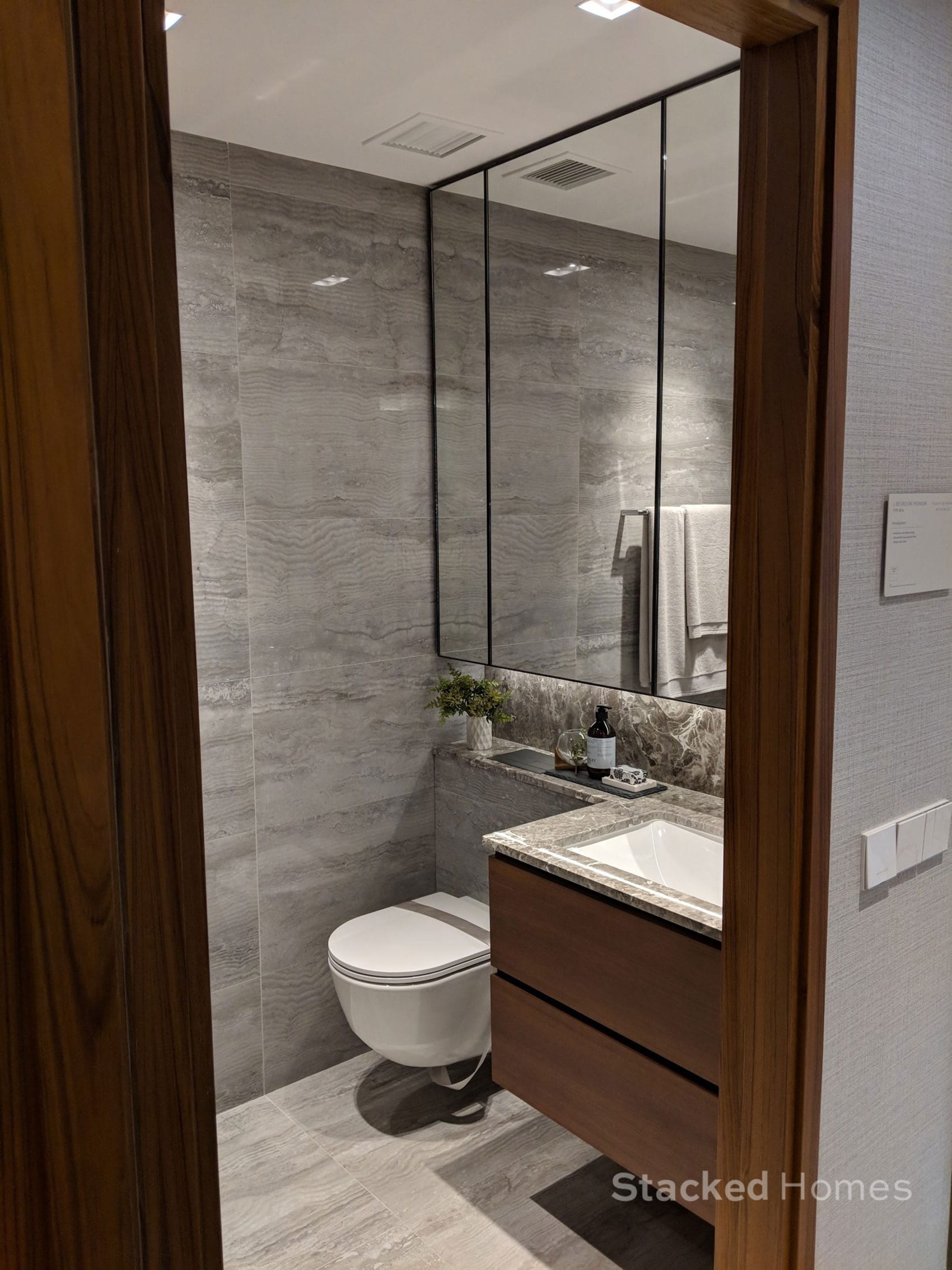 fourth avenue residences 2 bedroom toilet