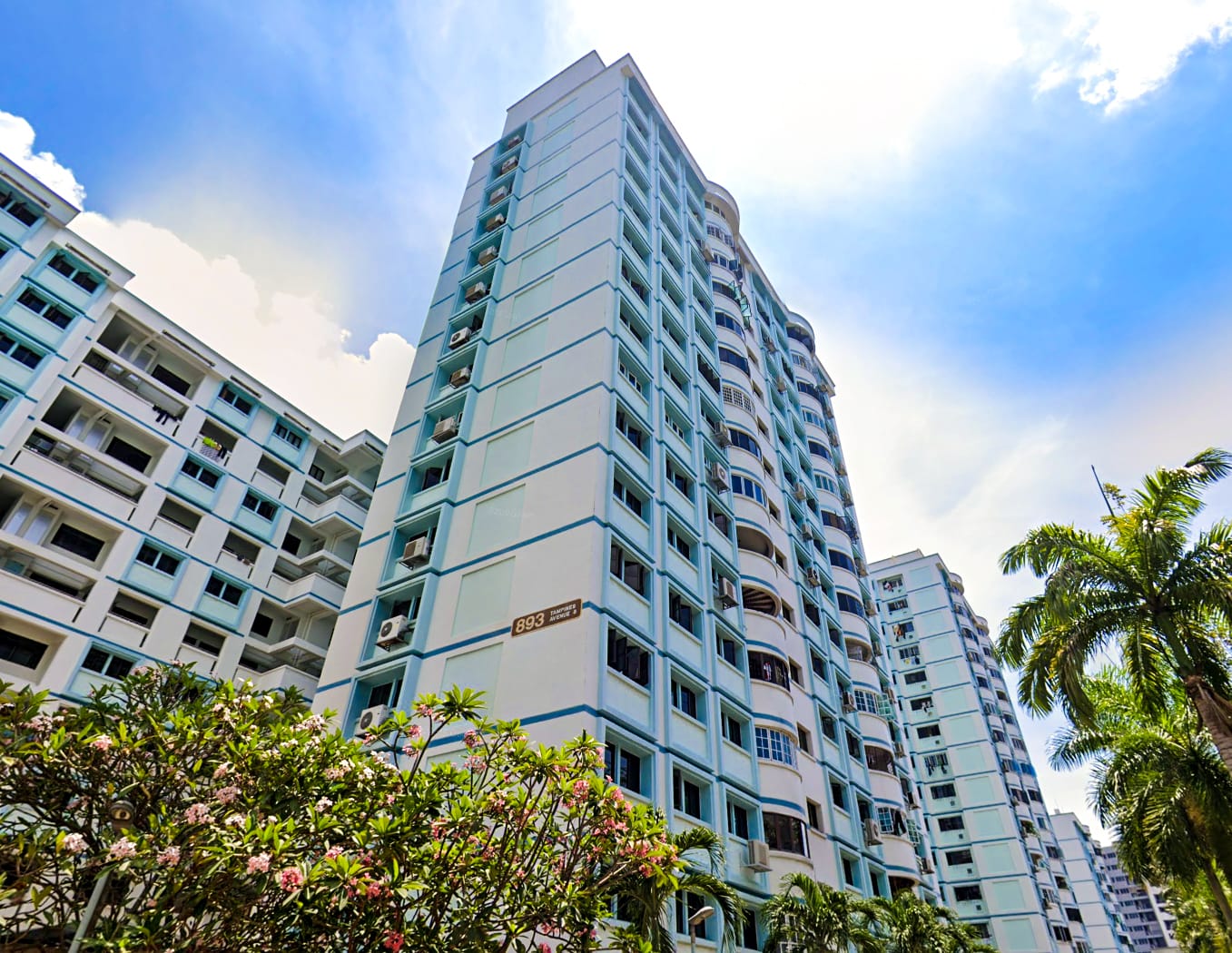 893 Tampines Avenue 8