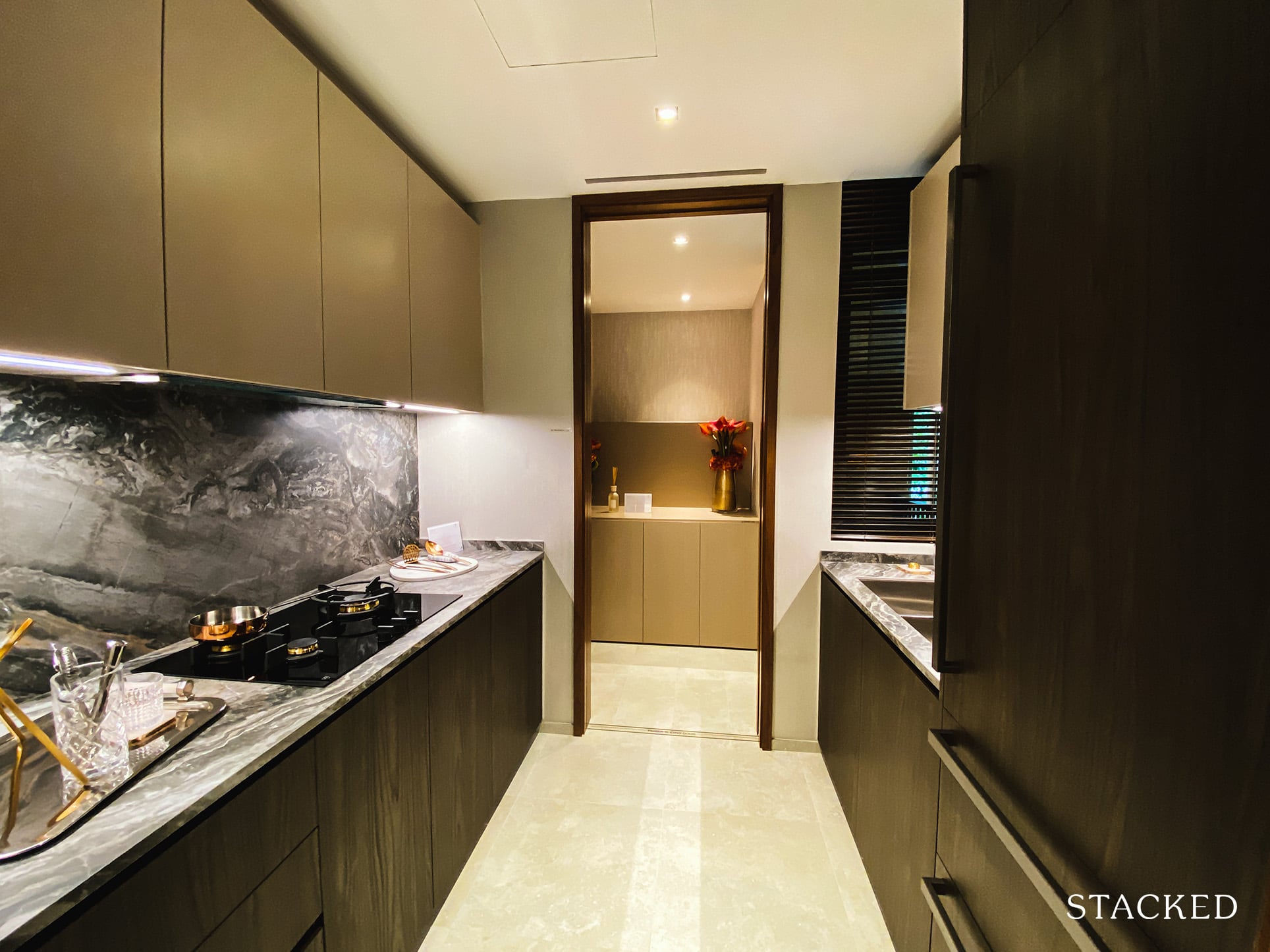 Leedon Green enclosed kitchen