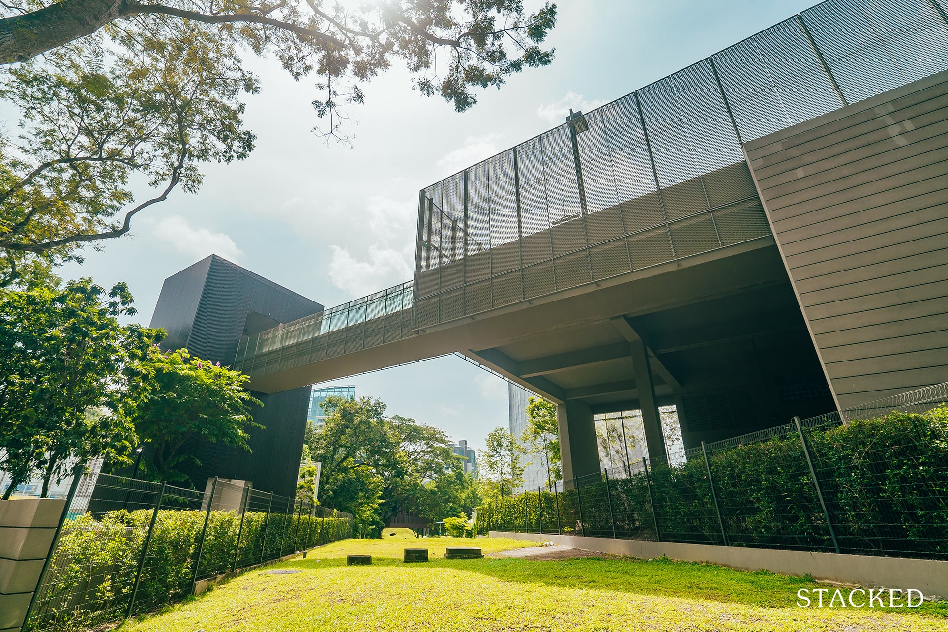 Leedon residence tennis courts