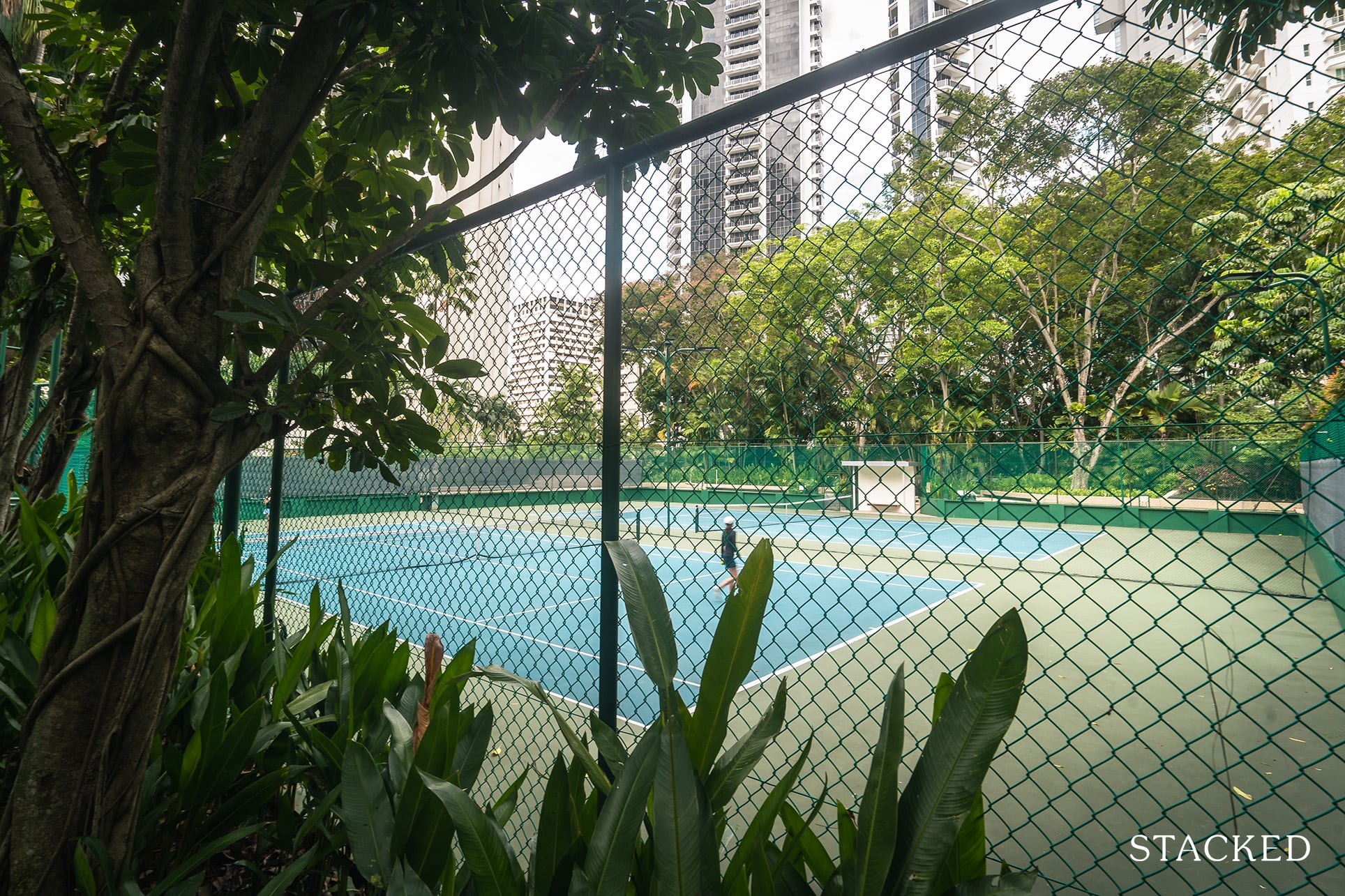 the claymore tennis court
