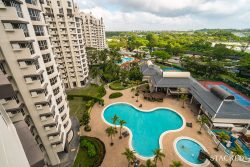 bullion park pool view