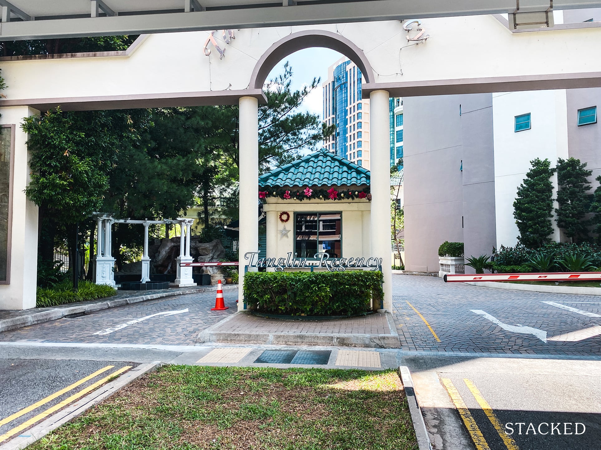 Tanglin Regency entrance