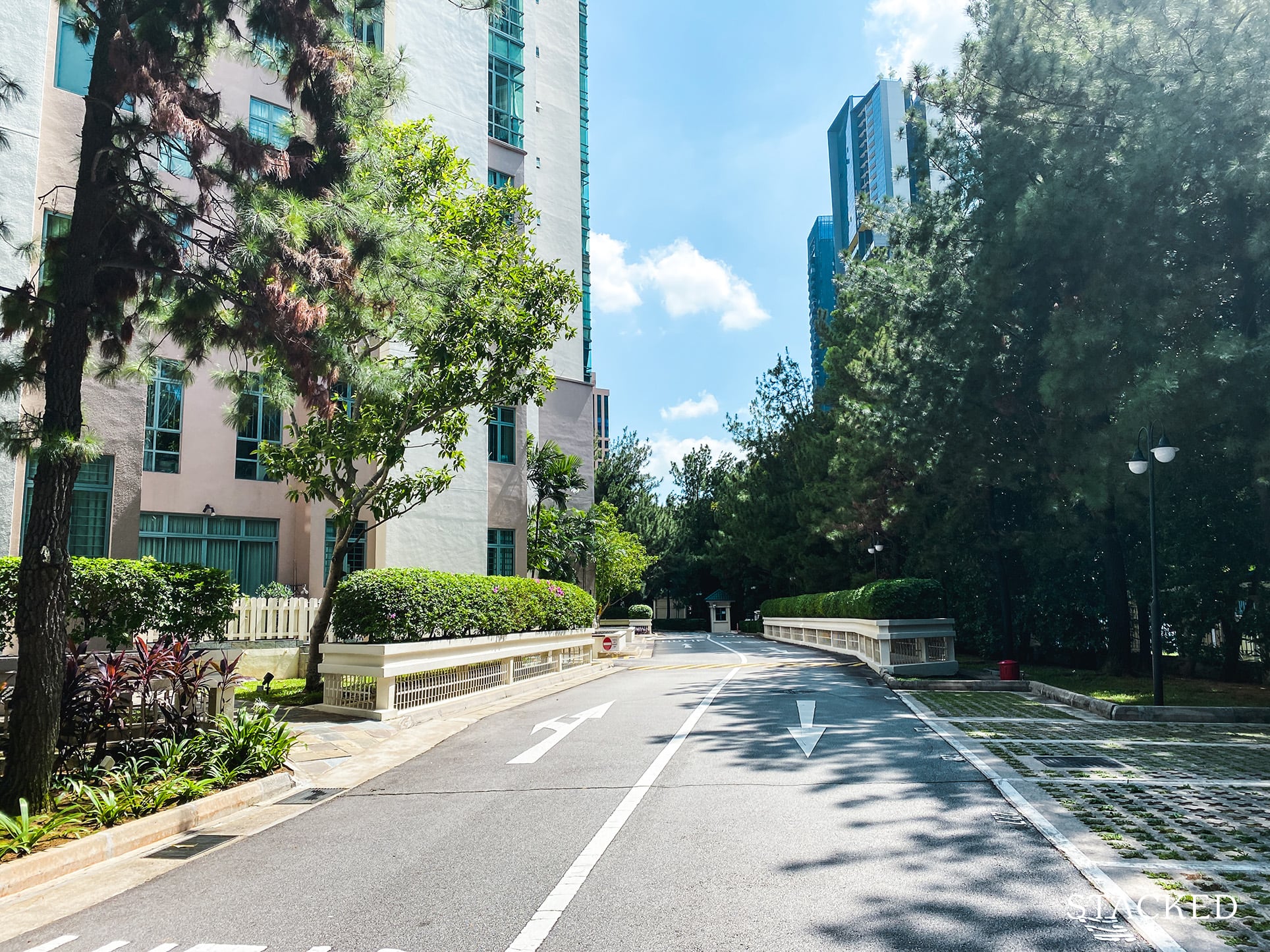 Tanglin regency driveway