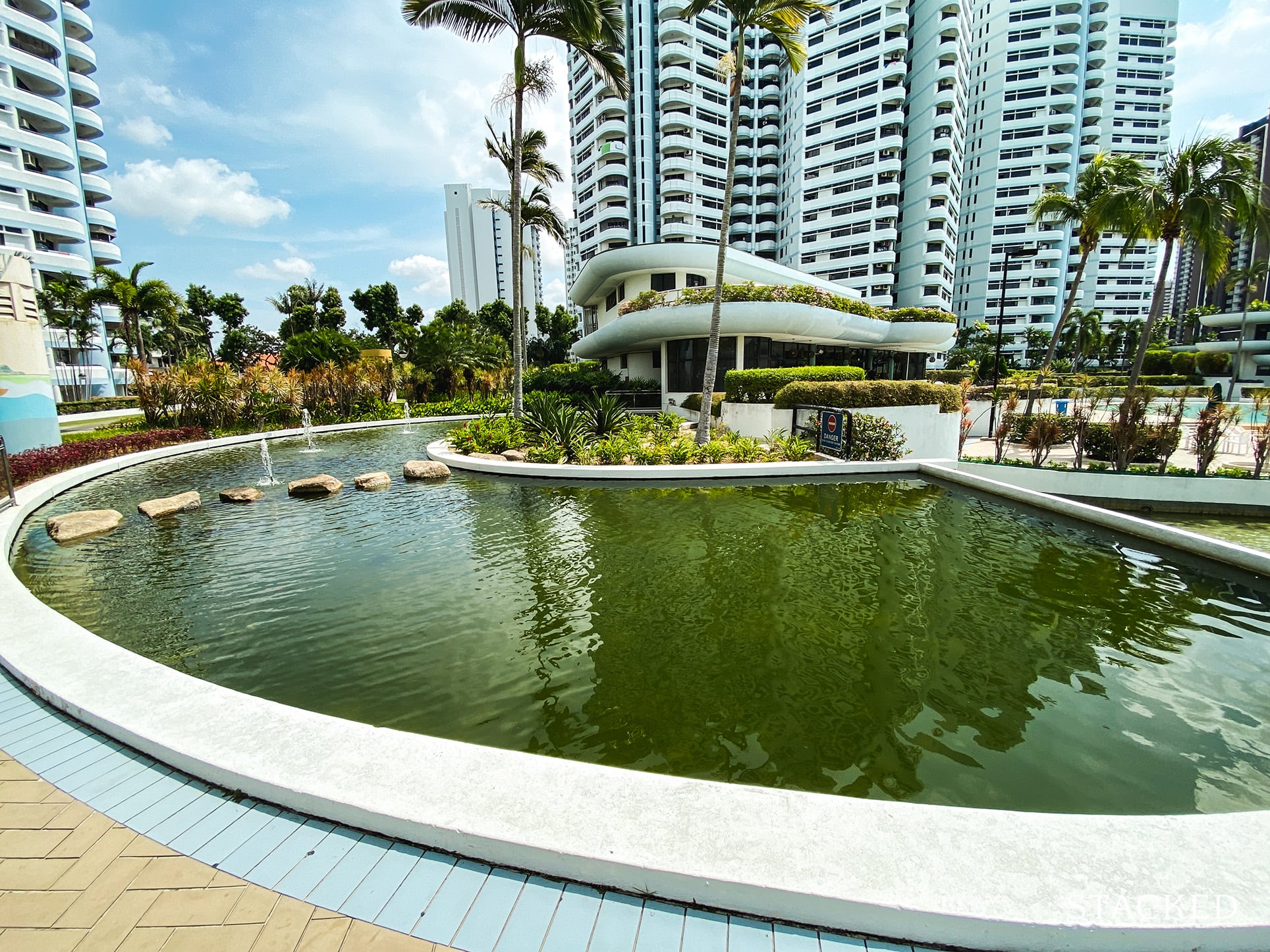 mandarin gardens pond