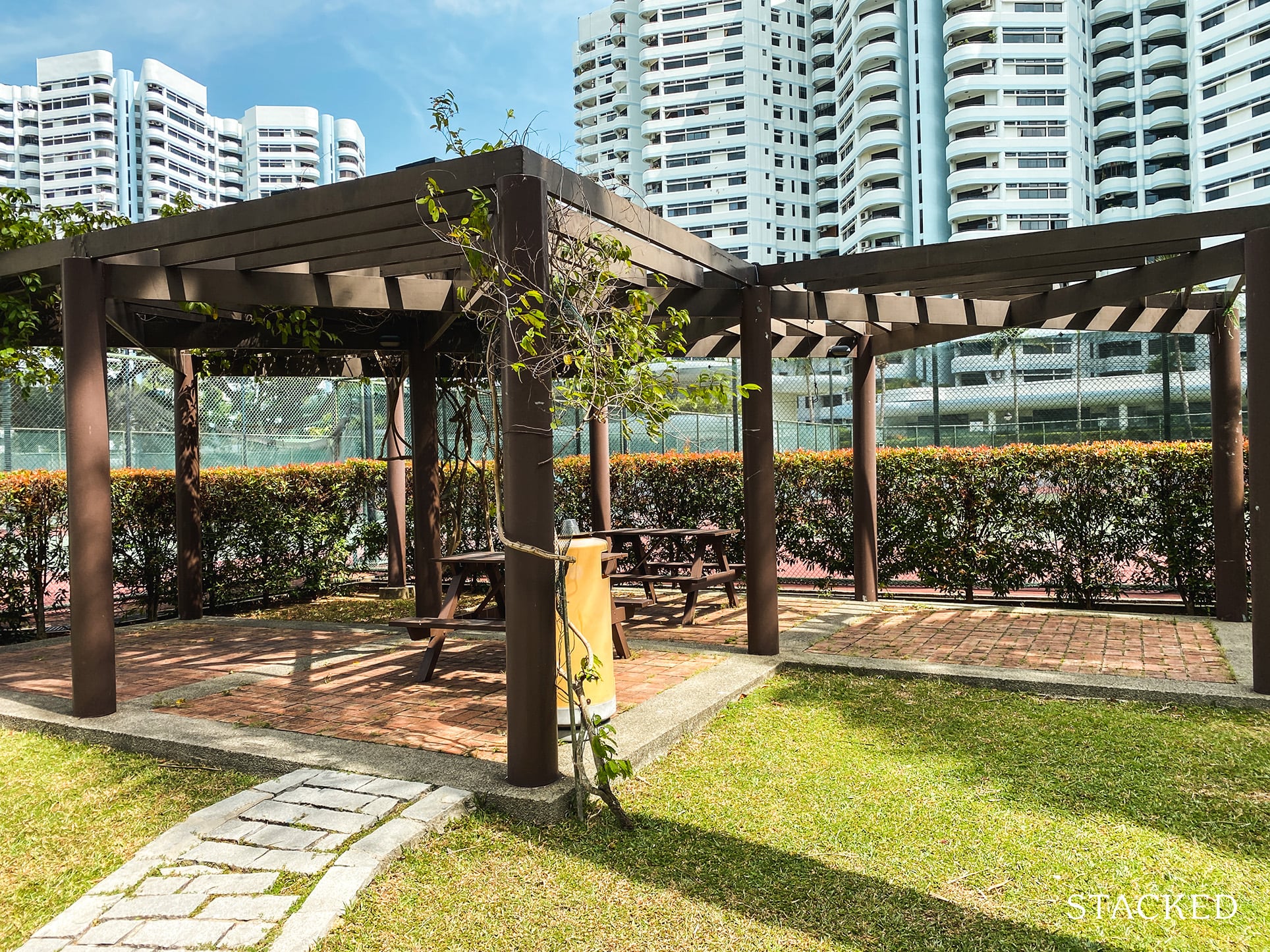 mandarin gardens seating area