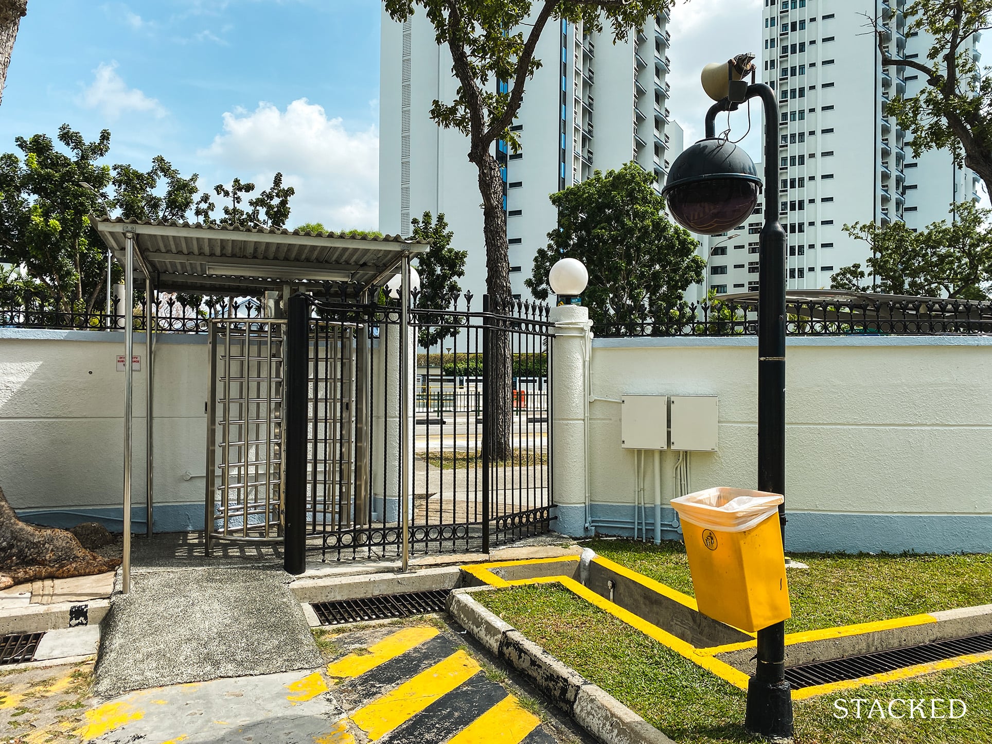 mandarin gardens side gate Marine Parade