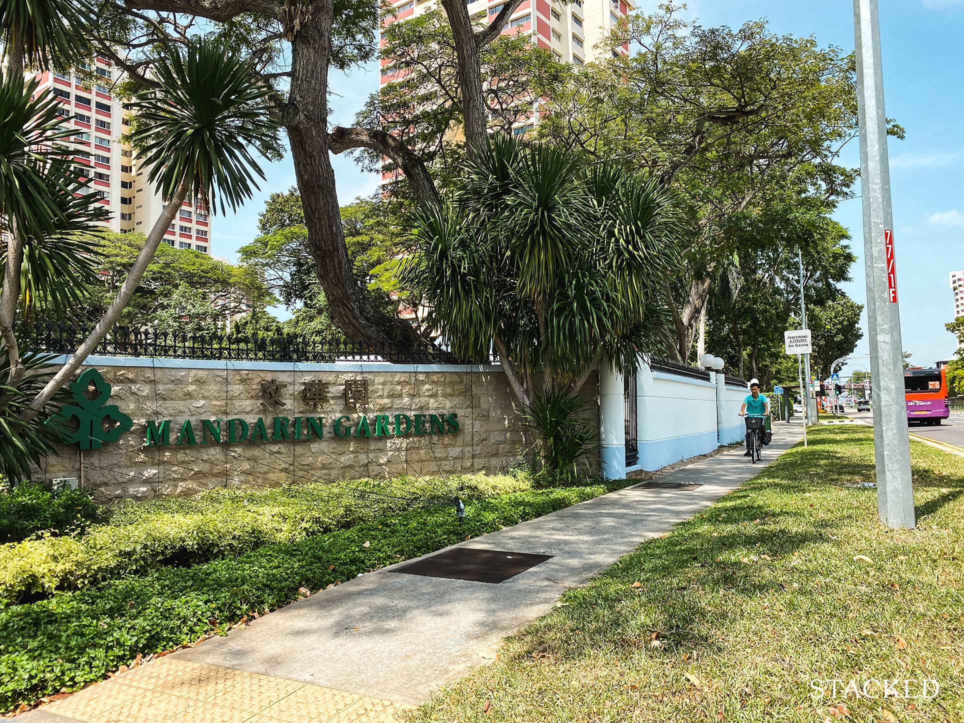 mandarin gardens sign