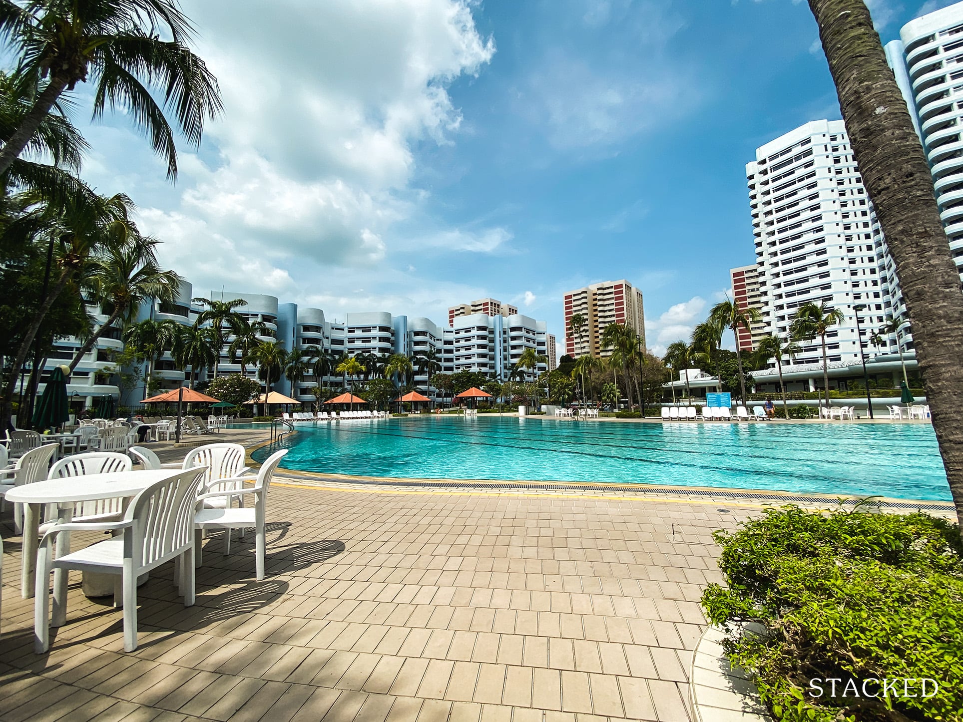 mandarin gardens pool side seating