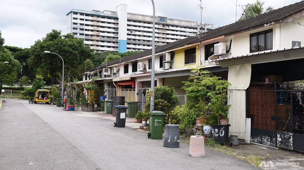 Geylang Lorong 3 older properties