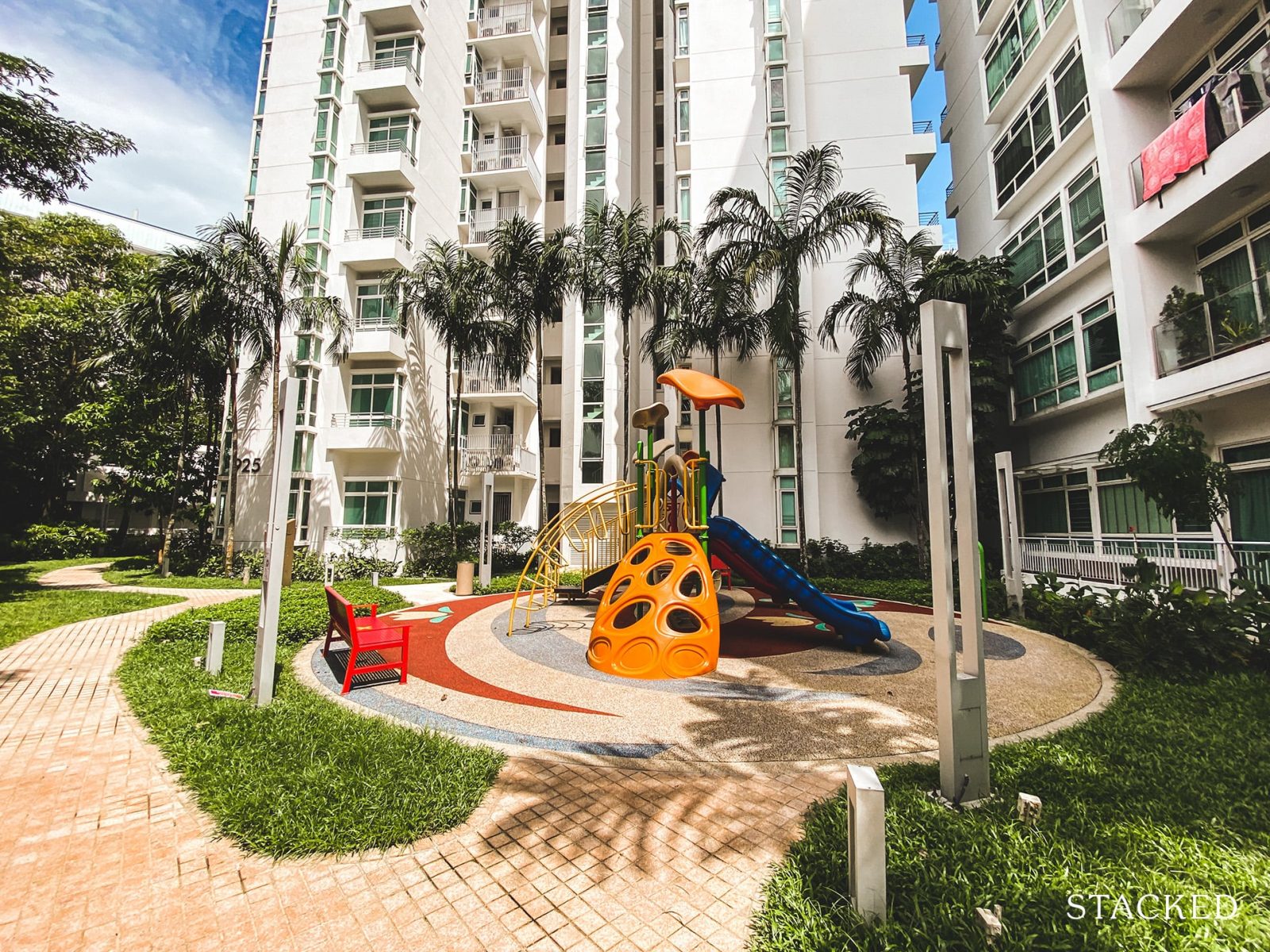 cascadia condo playground