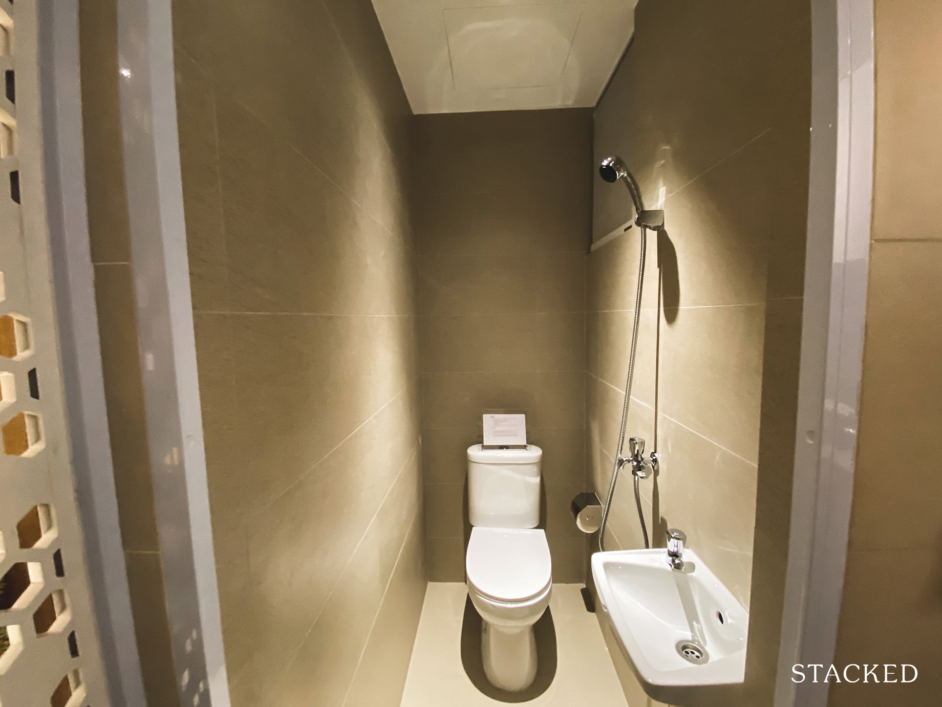 Stirling Residences 3 bedroom small bathroom