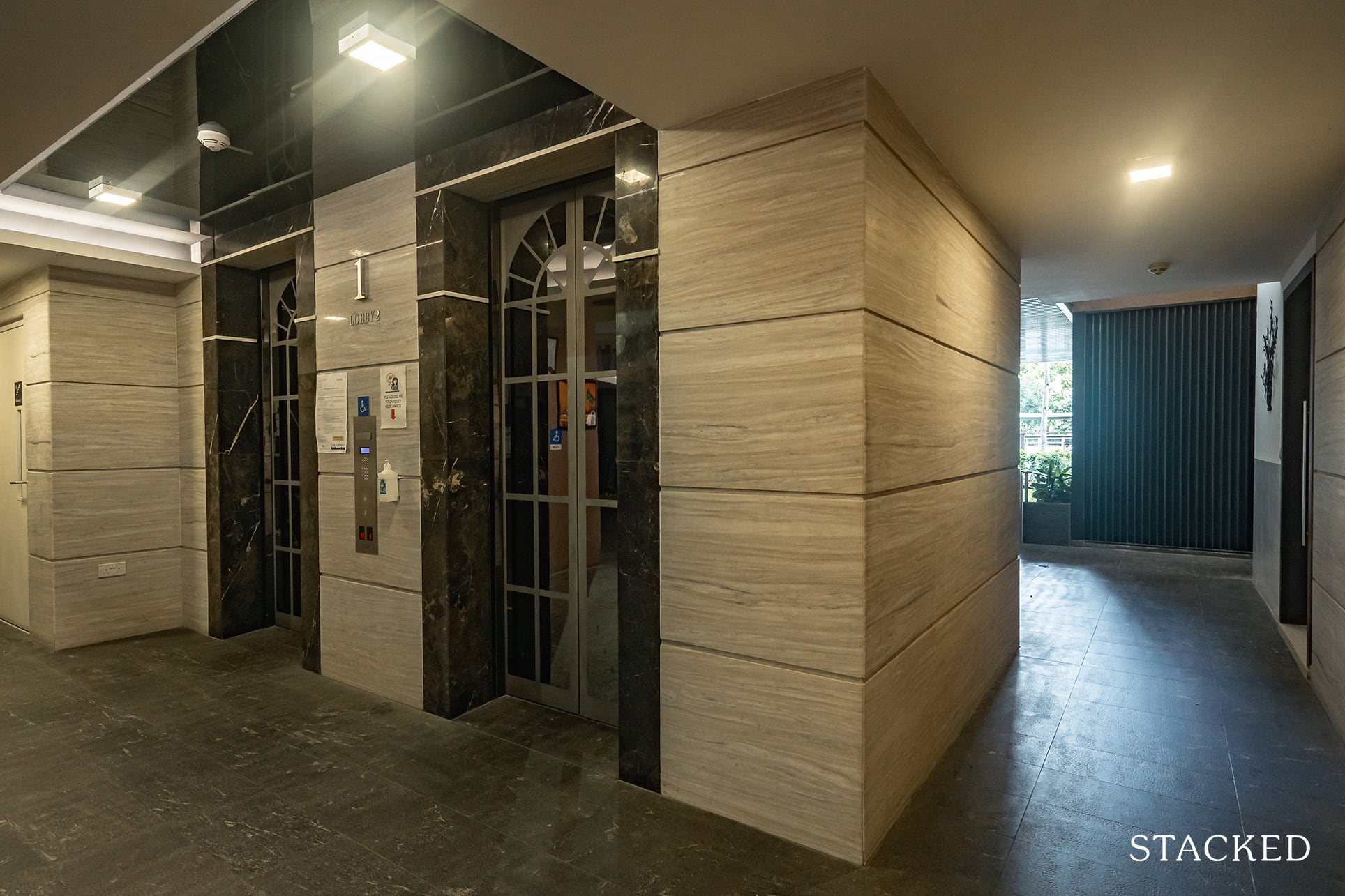 sant ritz lift lobby