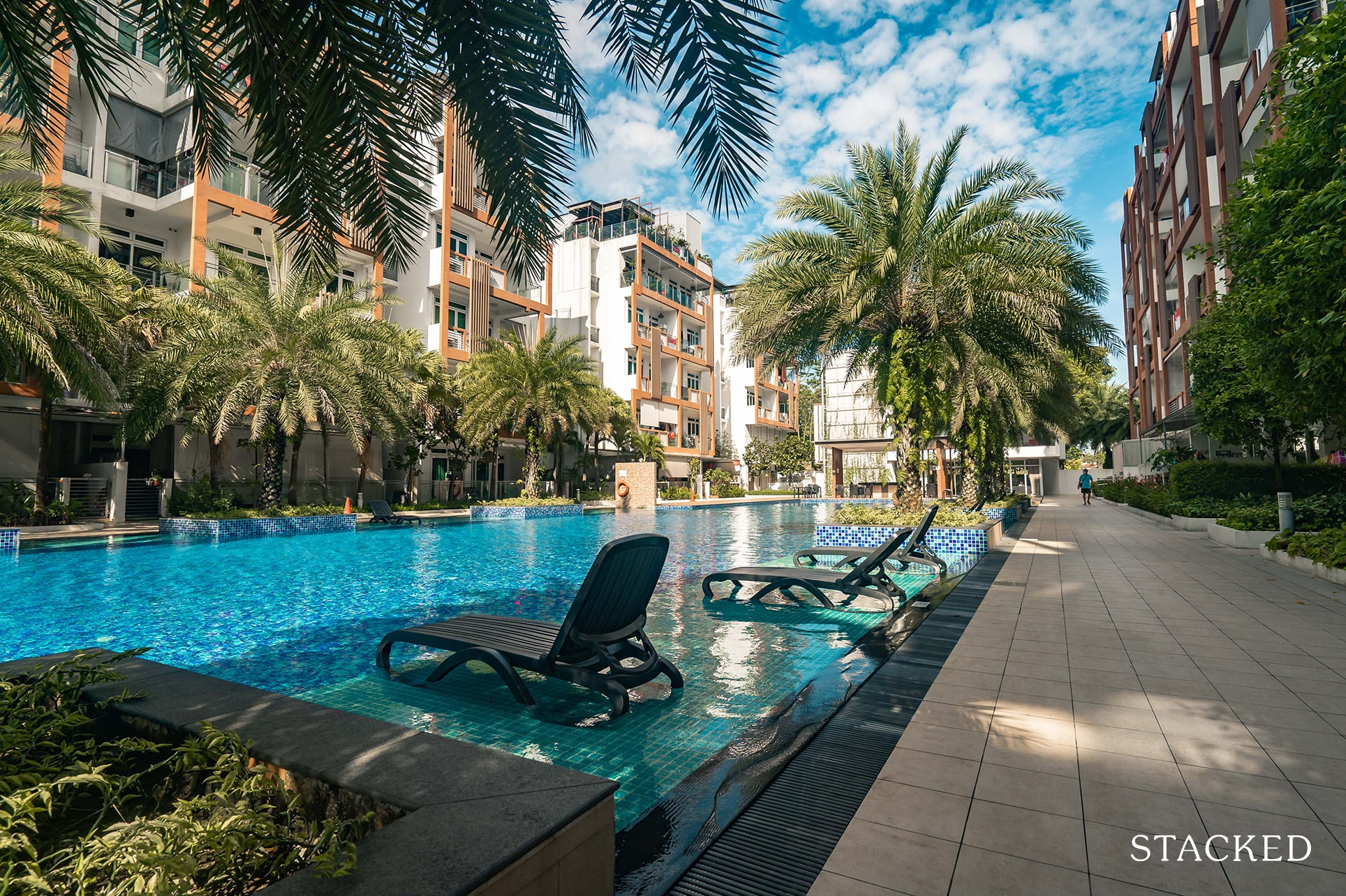 parc rosewood swimming deck chairs