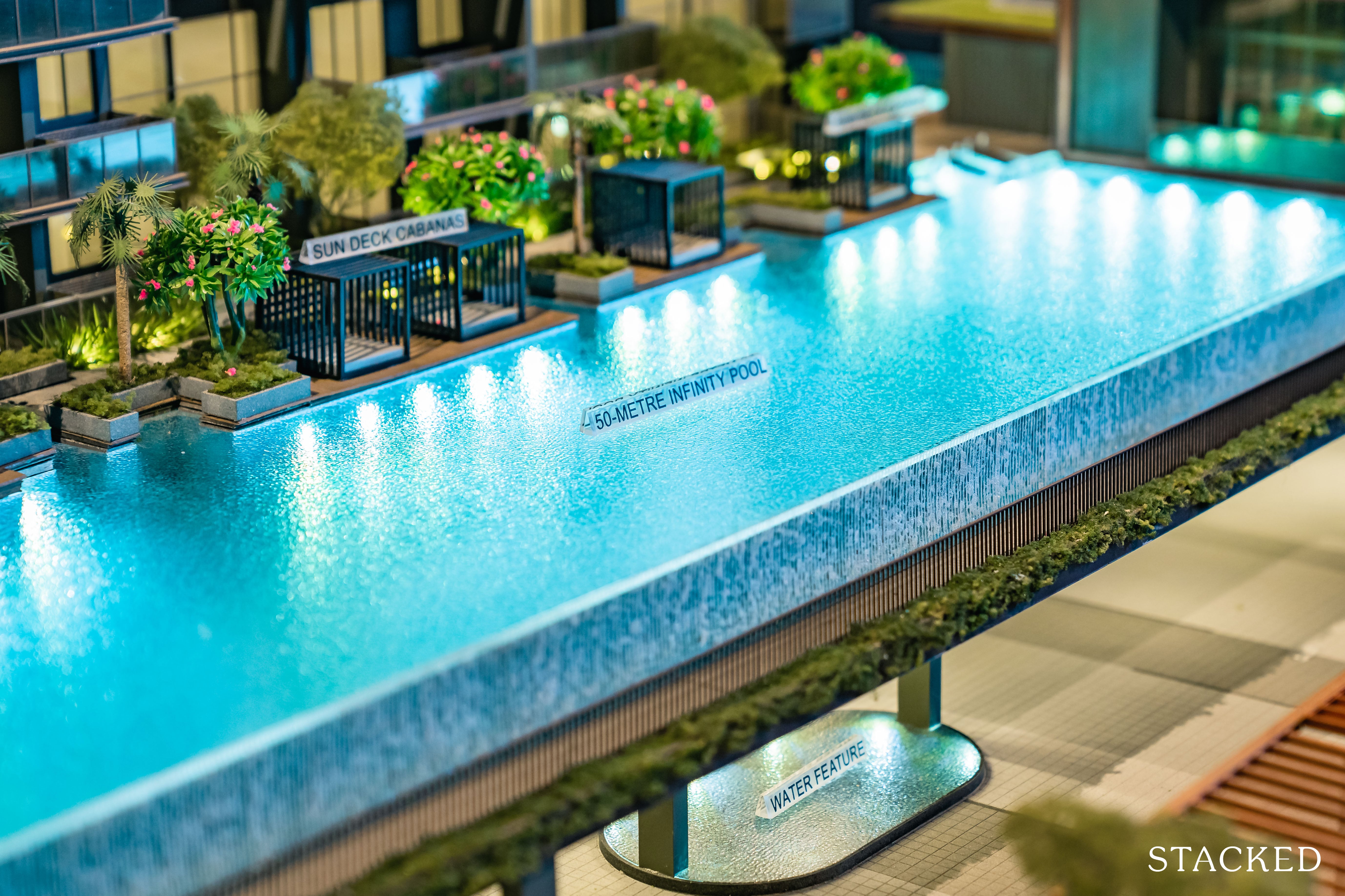 the landmark infinity pool