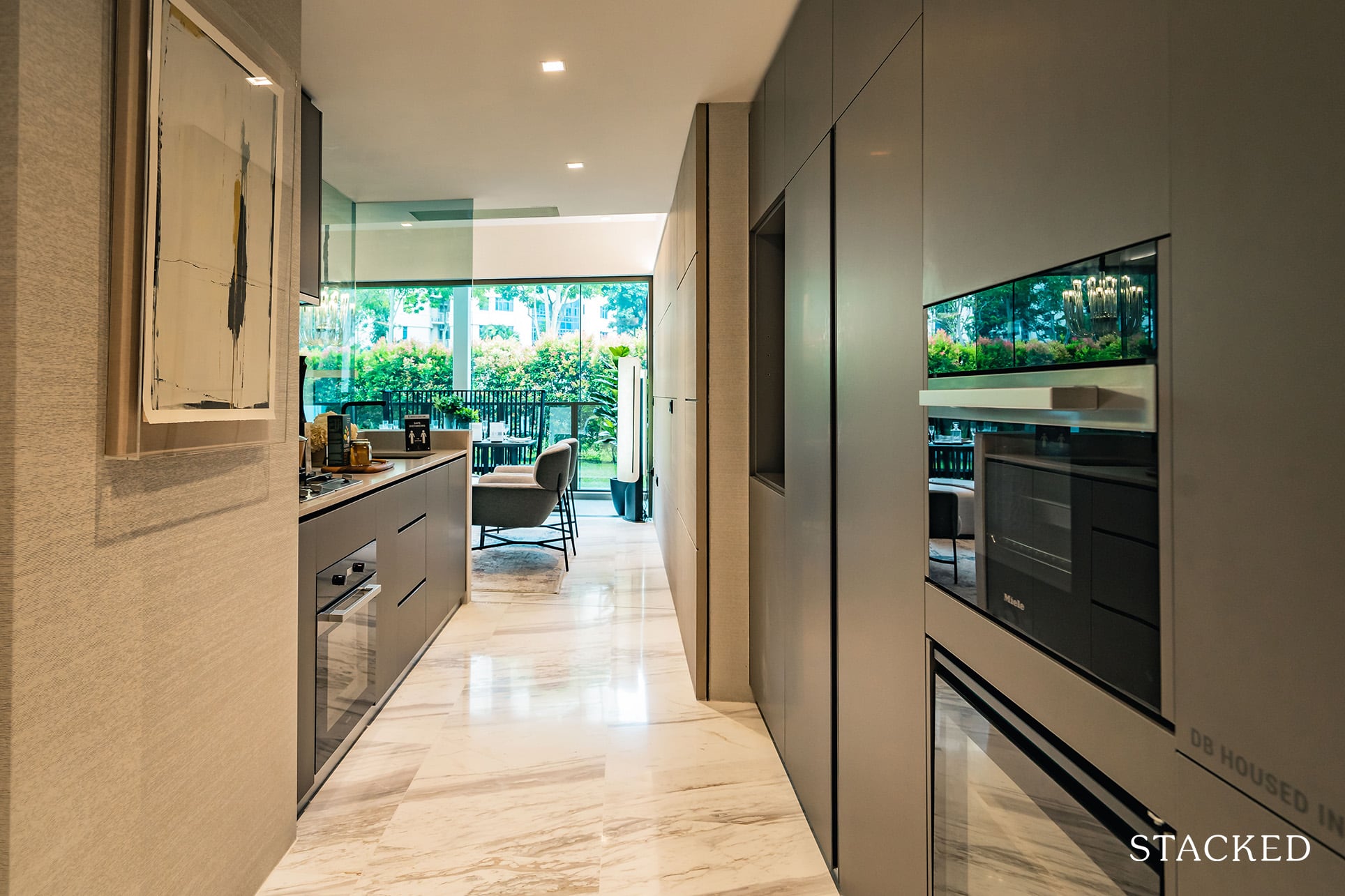 the landmark 3 bedroom kitchen entrance