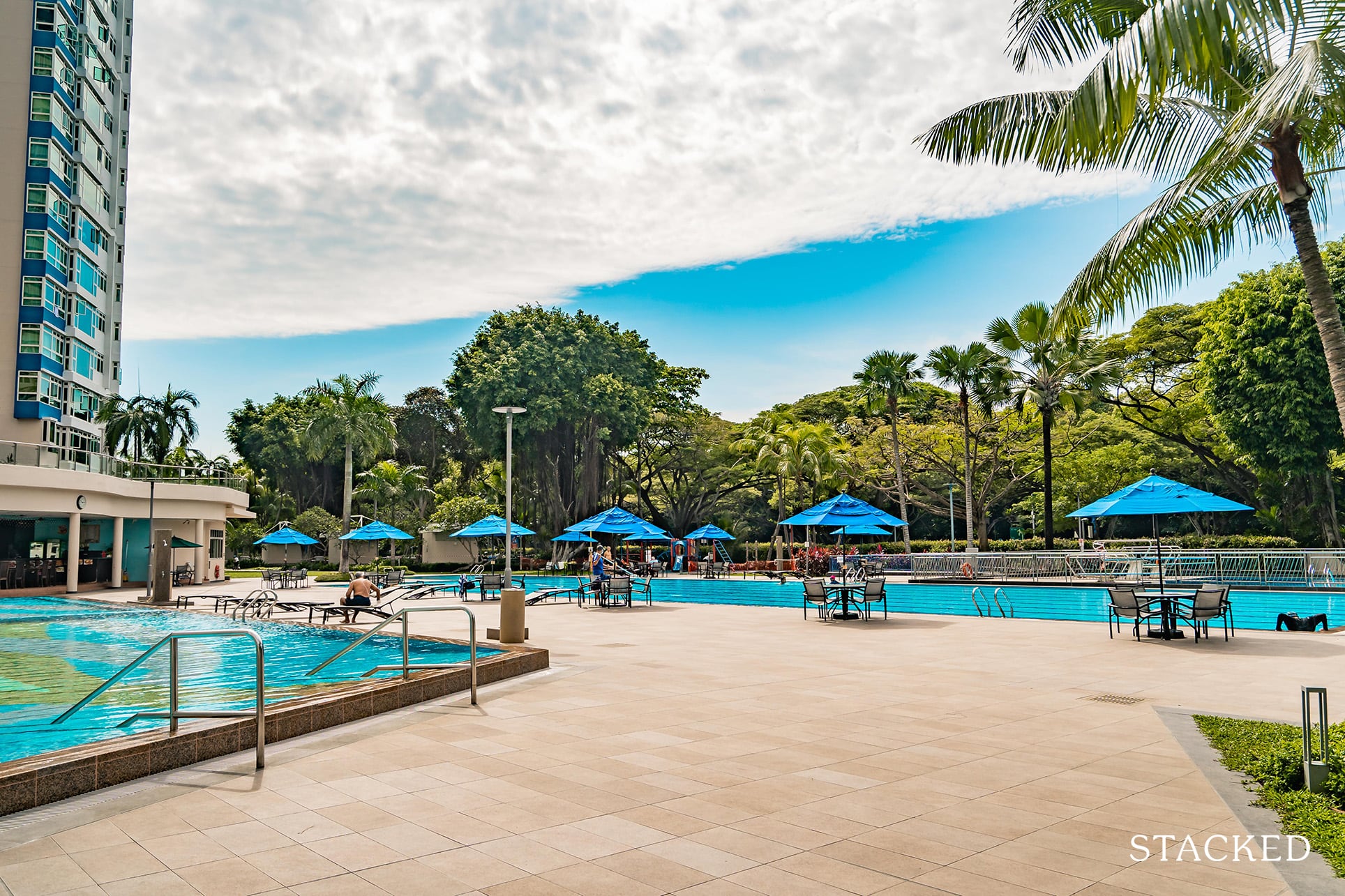 Costa Del Sol pool seating