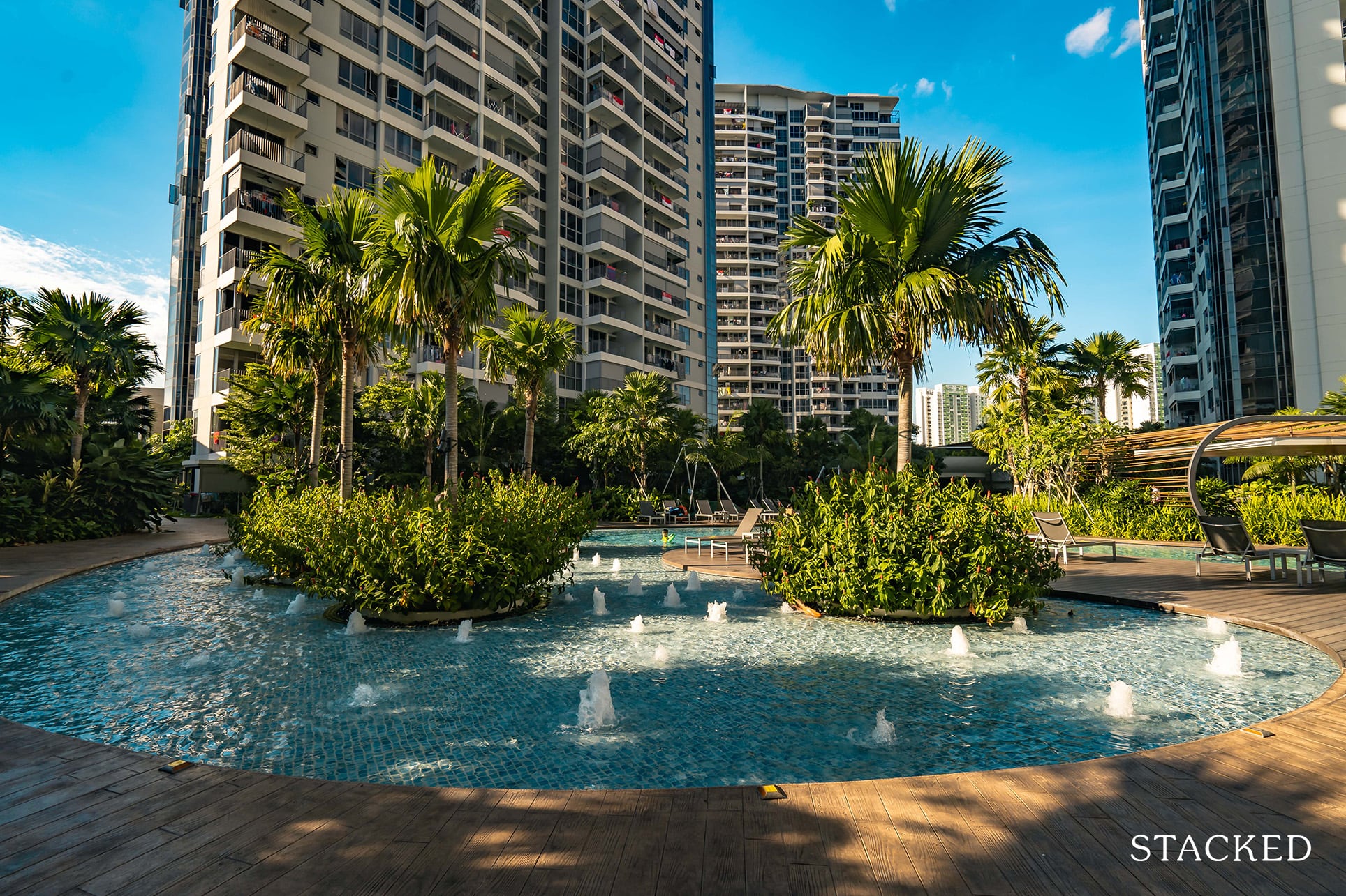 high park residences jumping jet pool