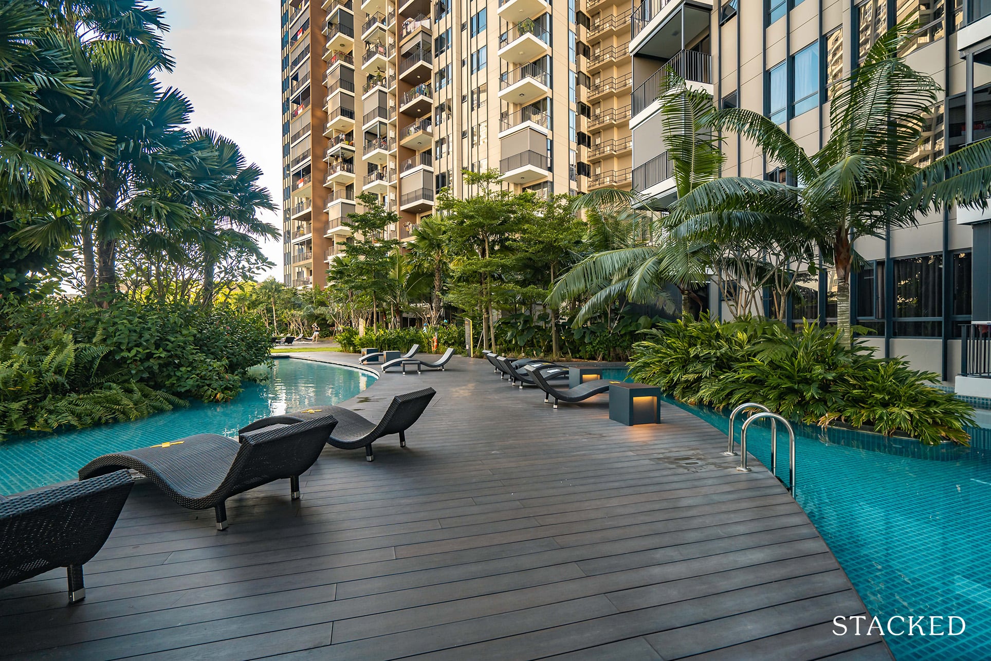 high park residences pool deck chairs