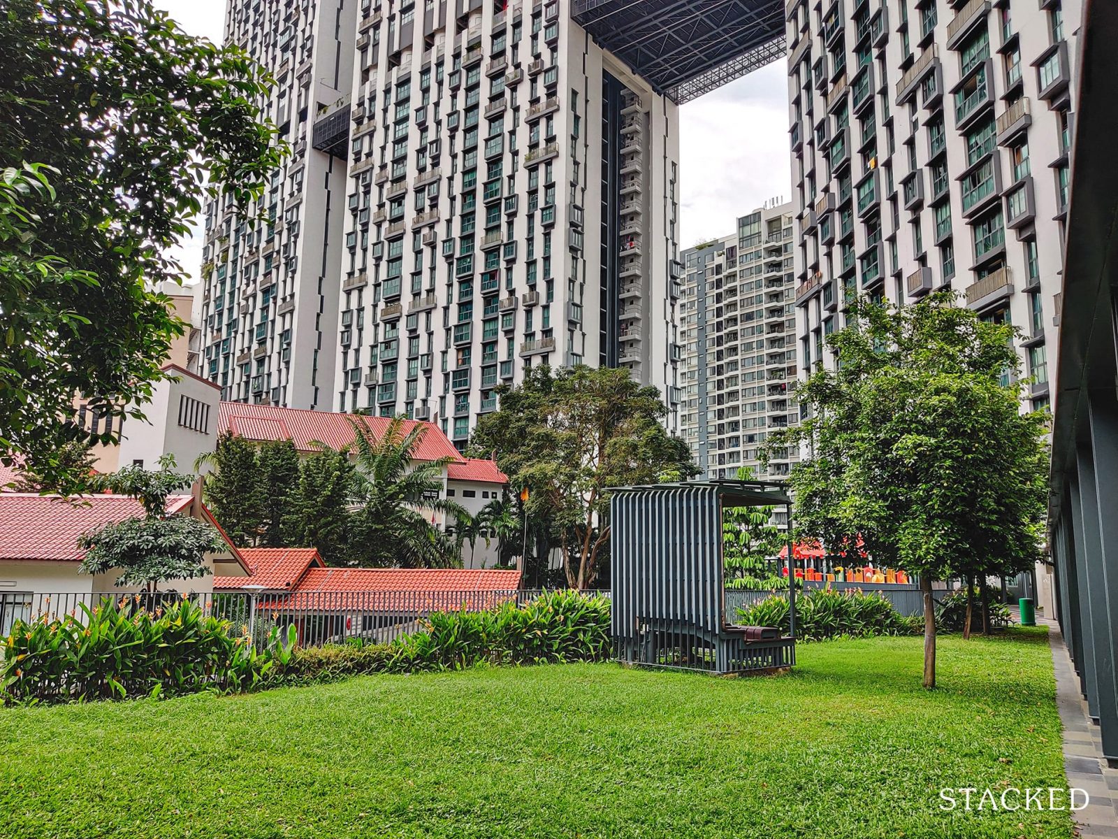 pinnacle@duxton greenery seating area