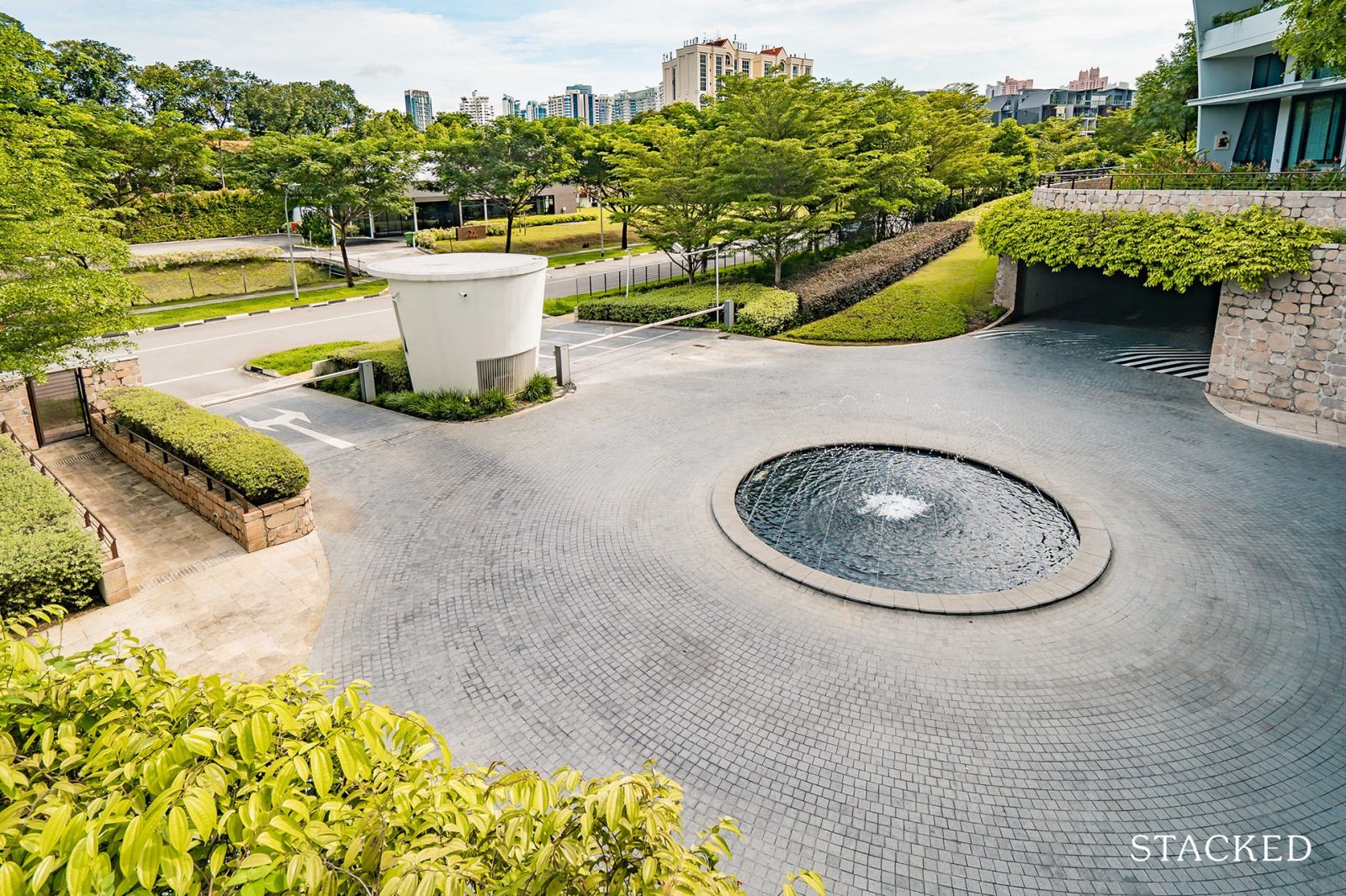 The Crest Condo Review Giant Pool + Bigger Than Usual Units