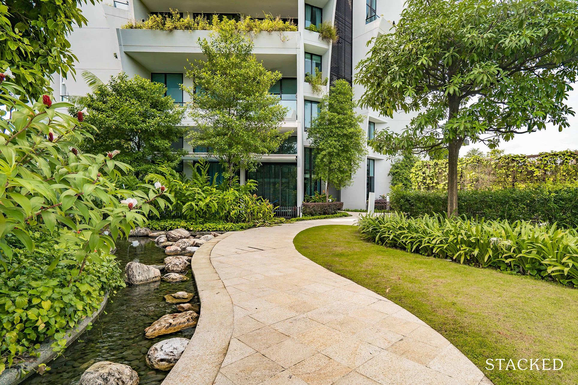 the crest condo pathway