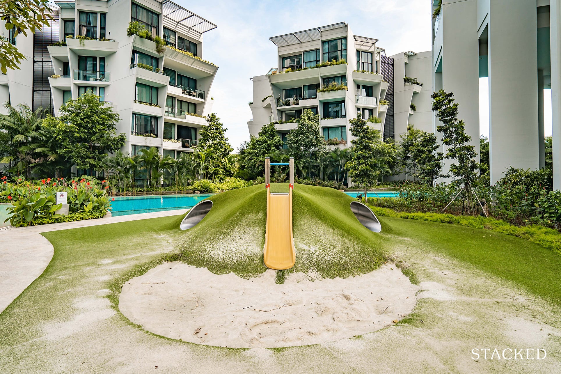 the crest condo playground