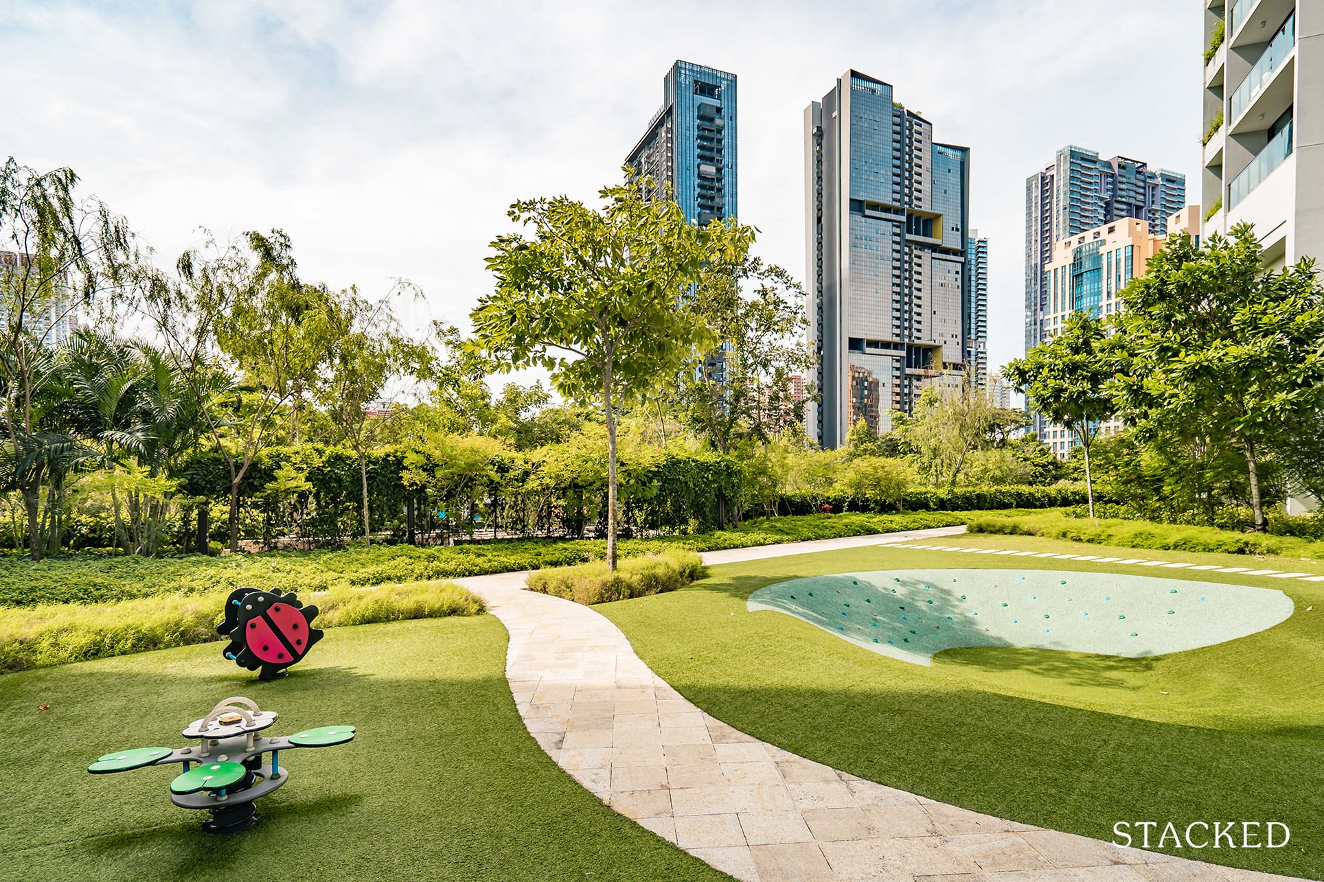 the crest condo playground