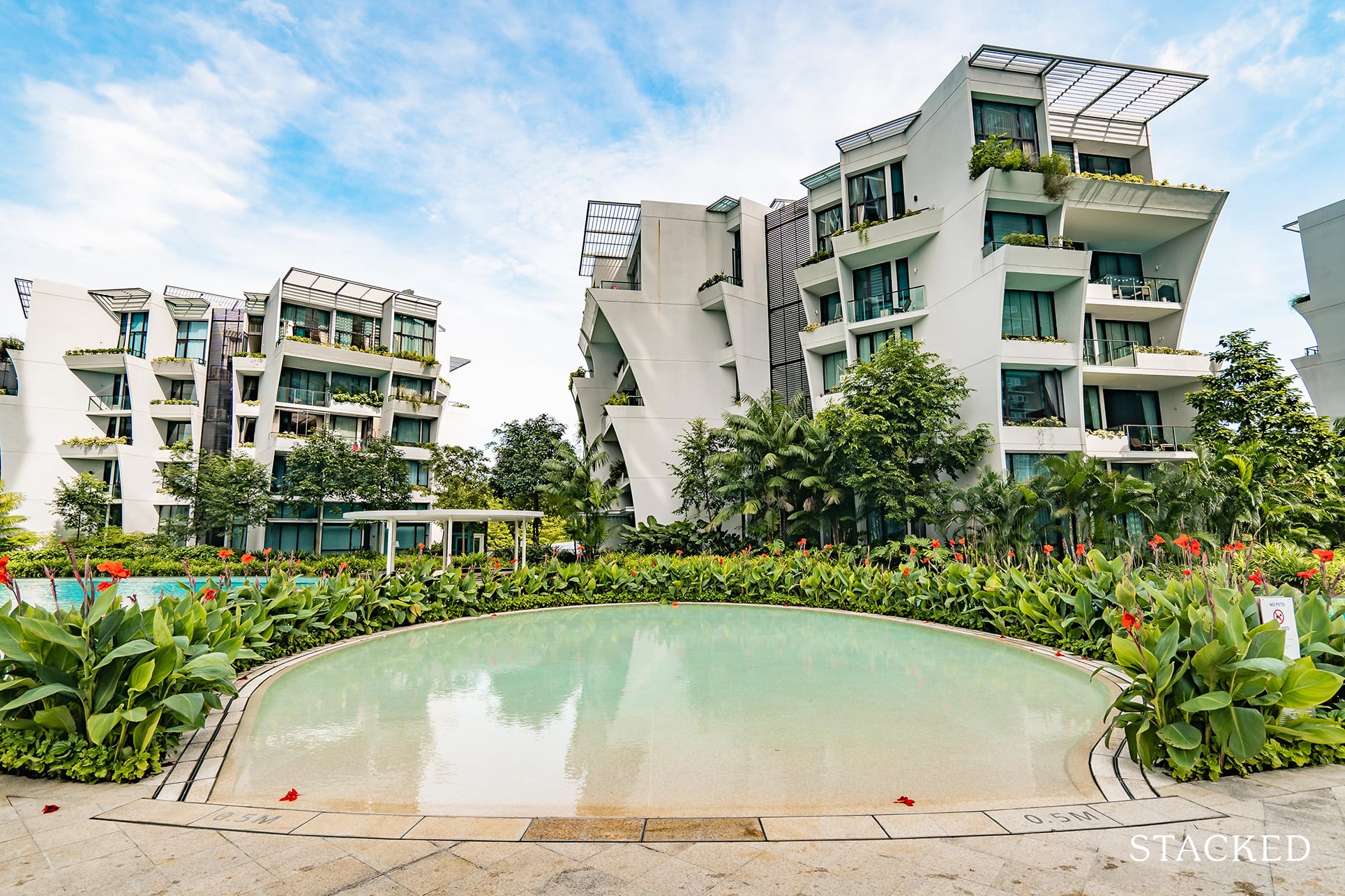 the crest condo children's fun pool