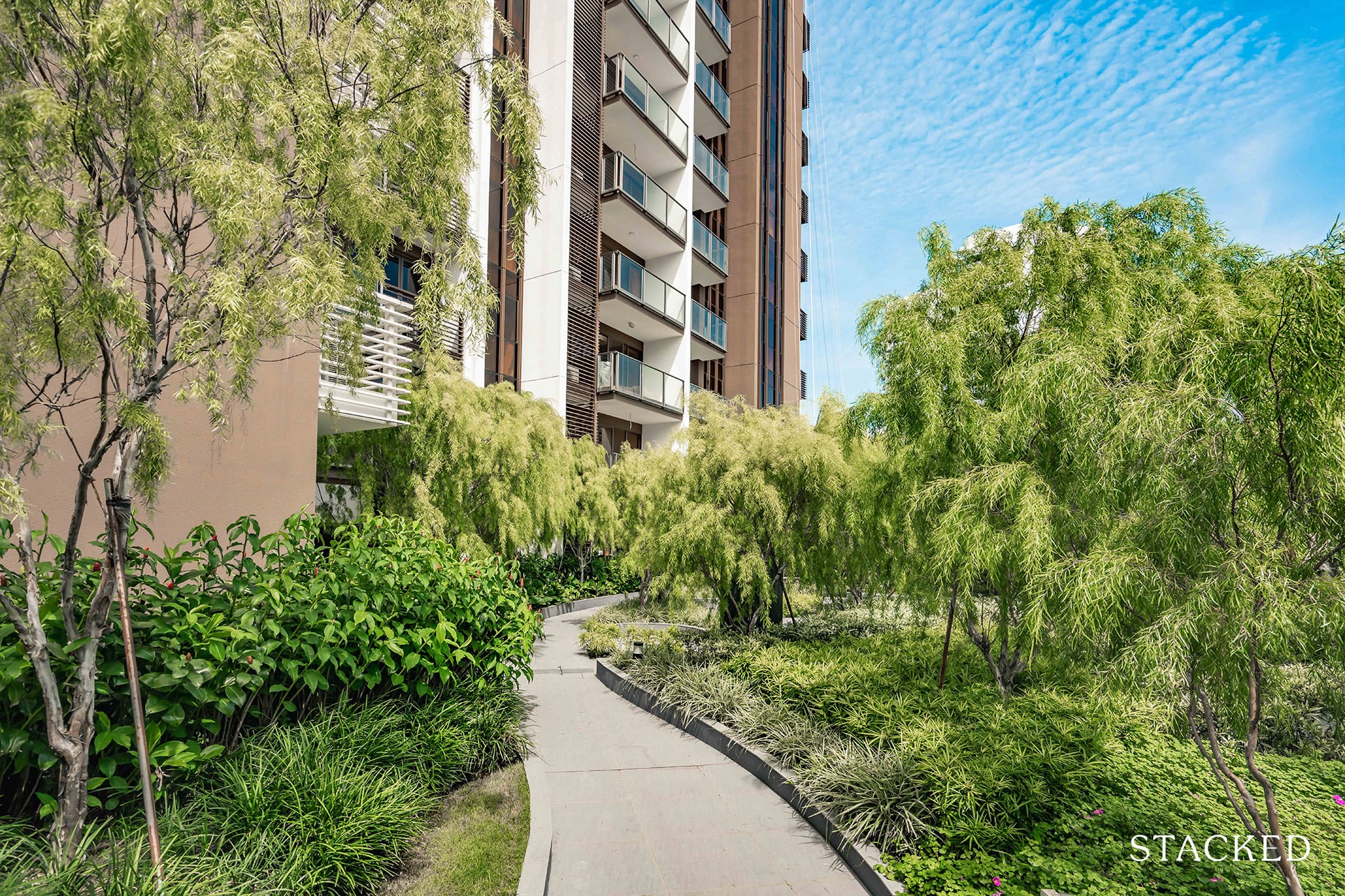 seaside residences walking path