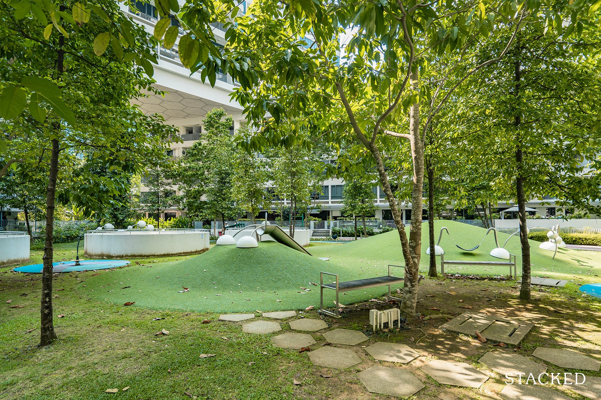 the interlace open green