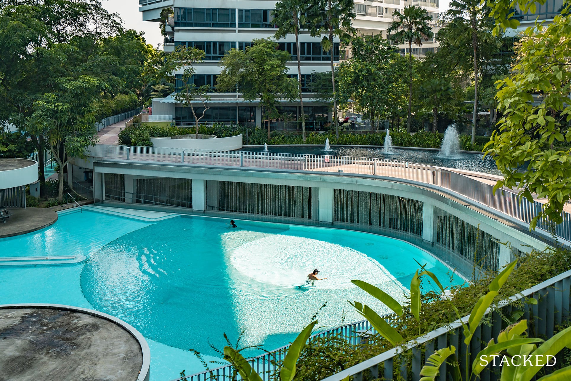 the interlace waterfall pool