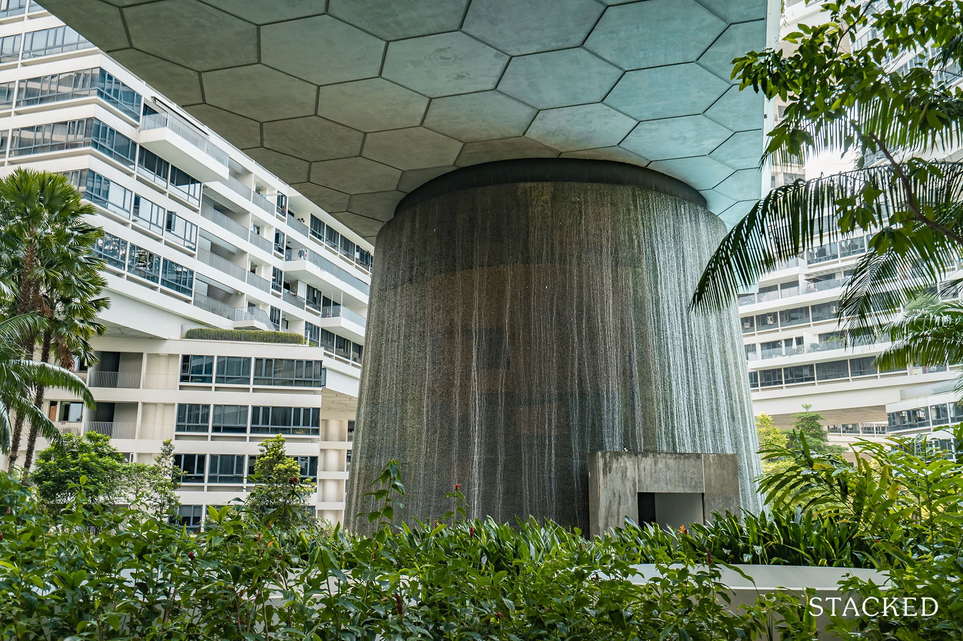 the interlace pillar fountain