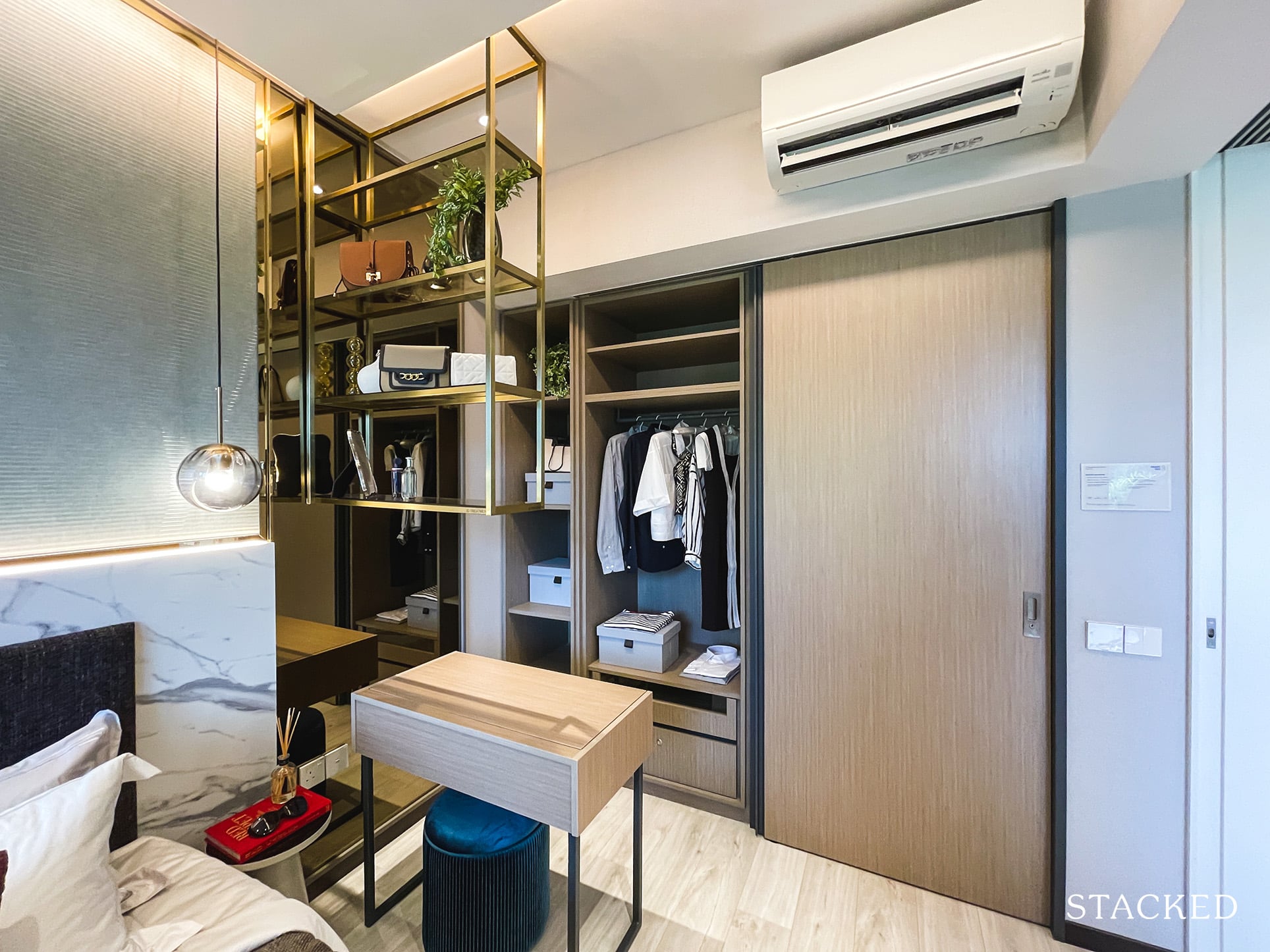 pasir ris 8 1 bedroom wardrobe closed