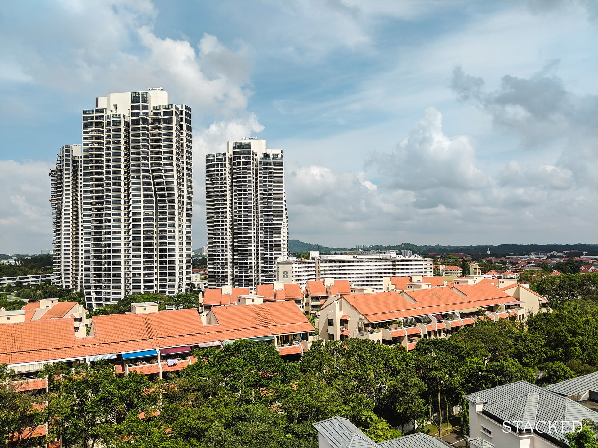 Pollen and Bleu D'Leedon view