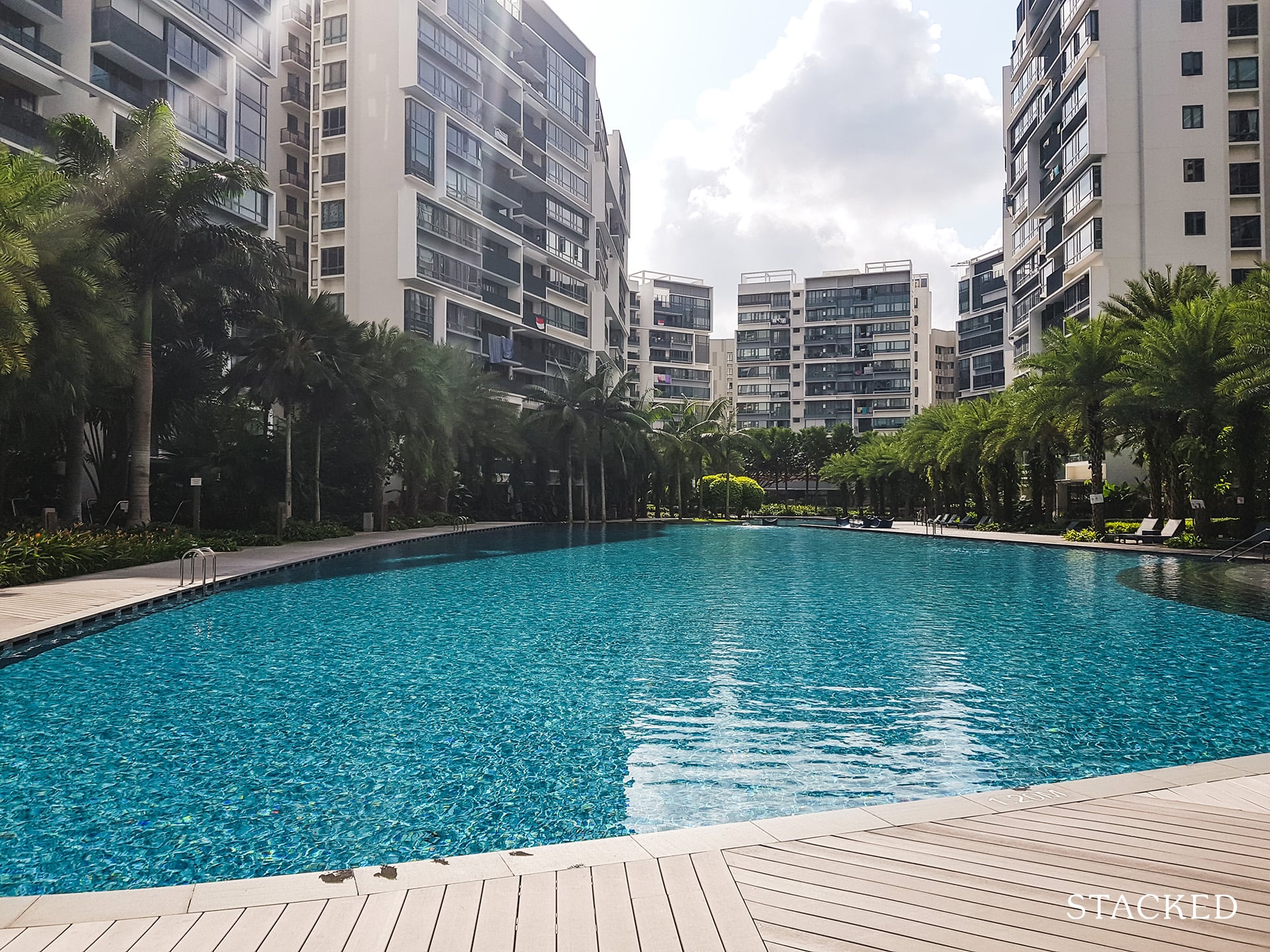 The Palette Condo infinity pool 