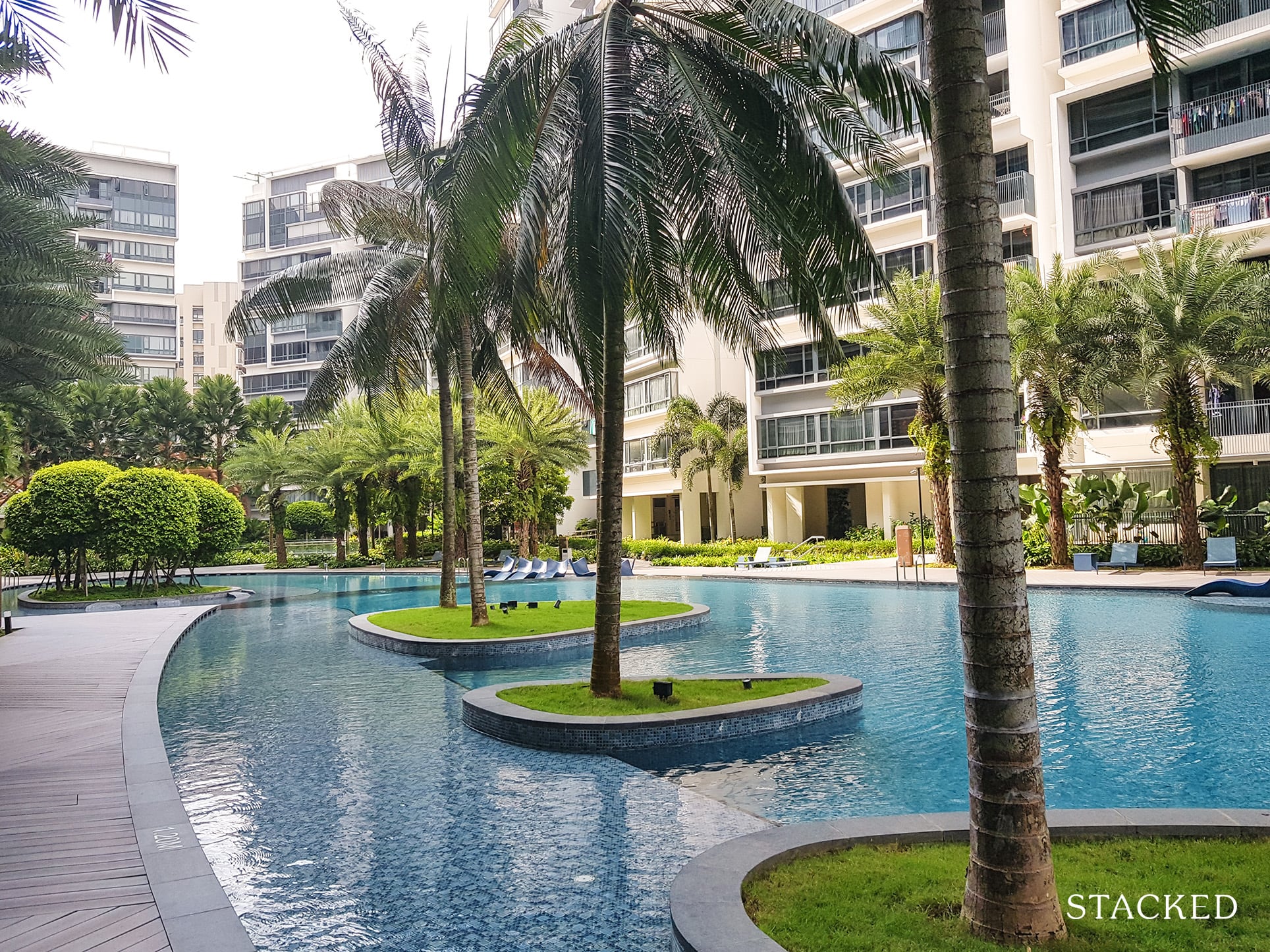 The Palette Condo infinity pool 