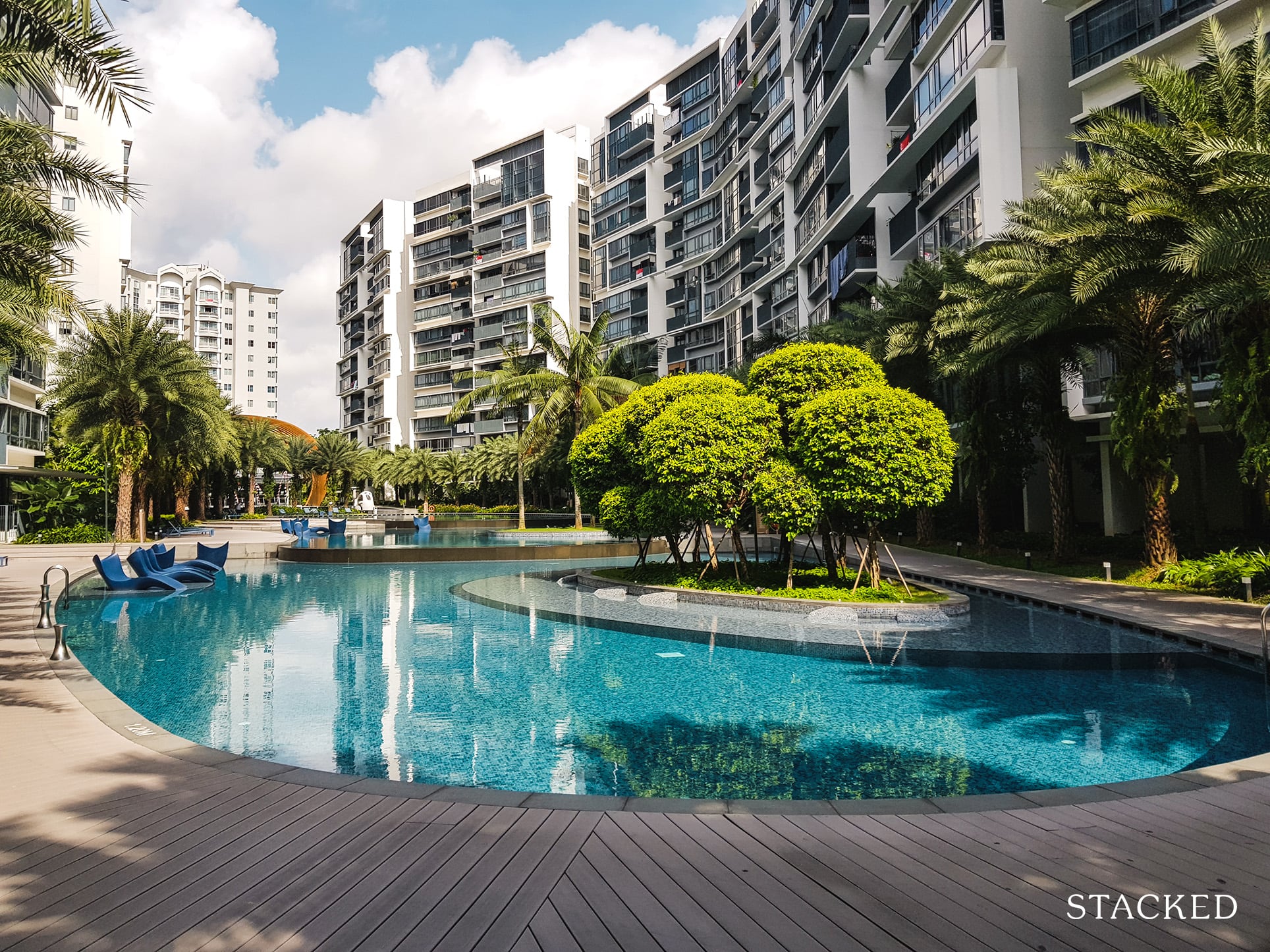 The Palette Condo infinity pool 