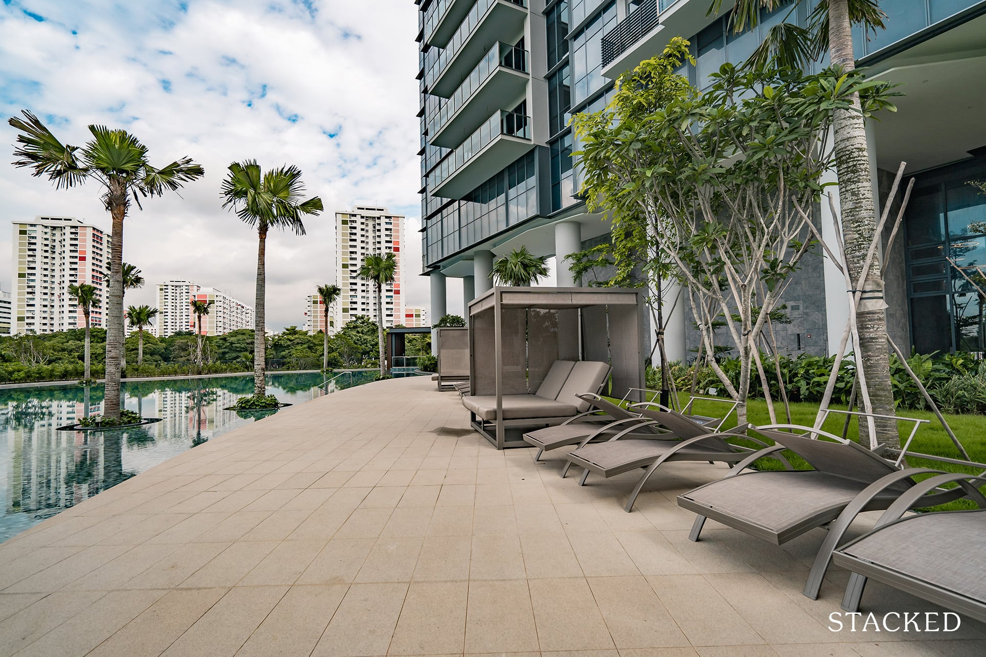 twin vew poolside seats