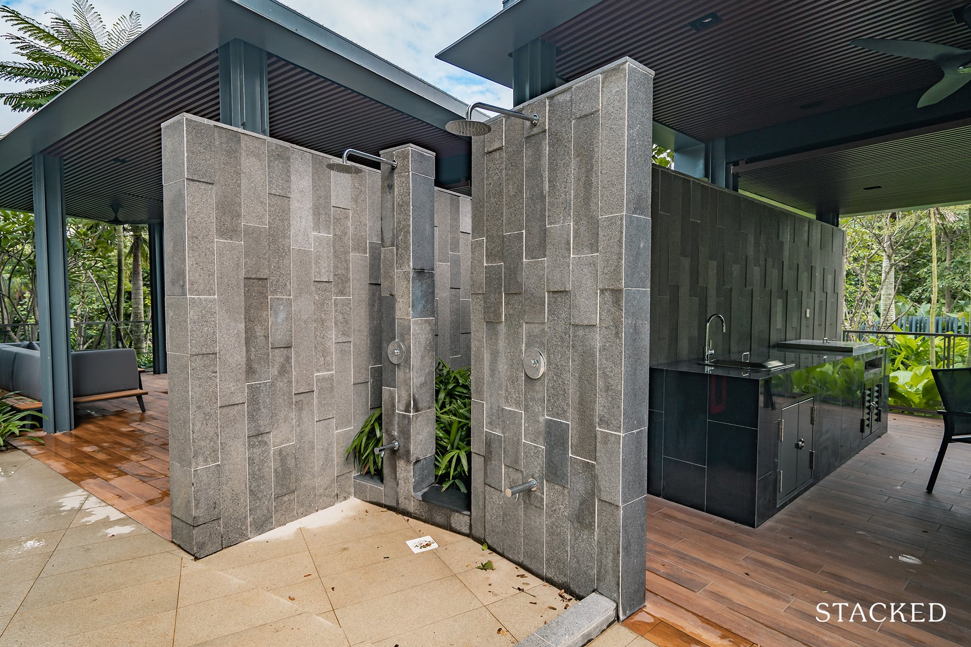twin vew dining pavilion shower