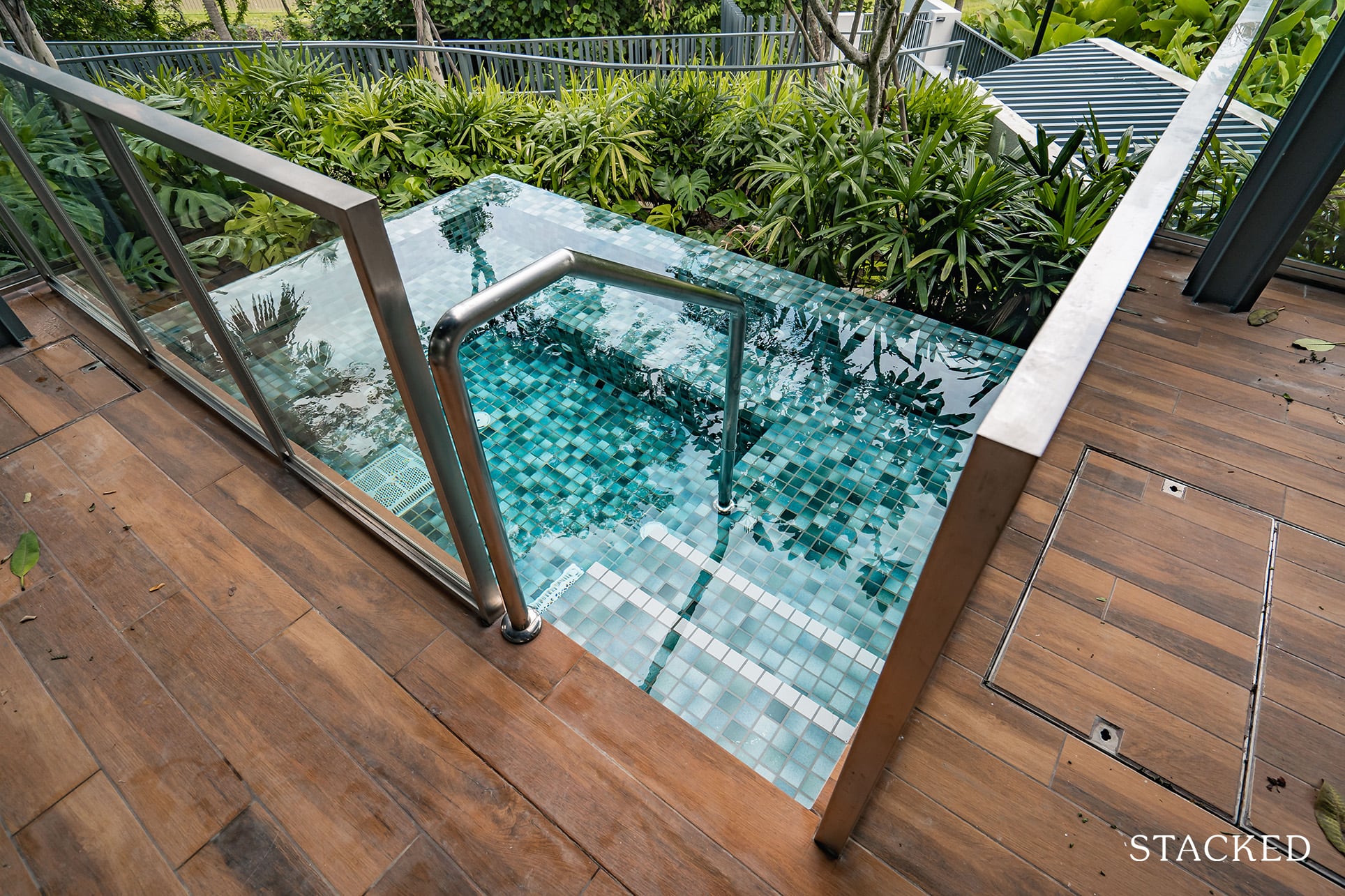 twin vew dining pavilion jacuzzi