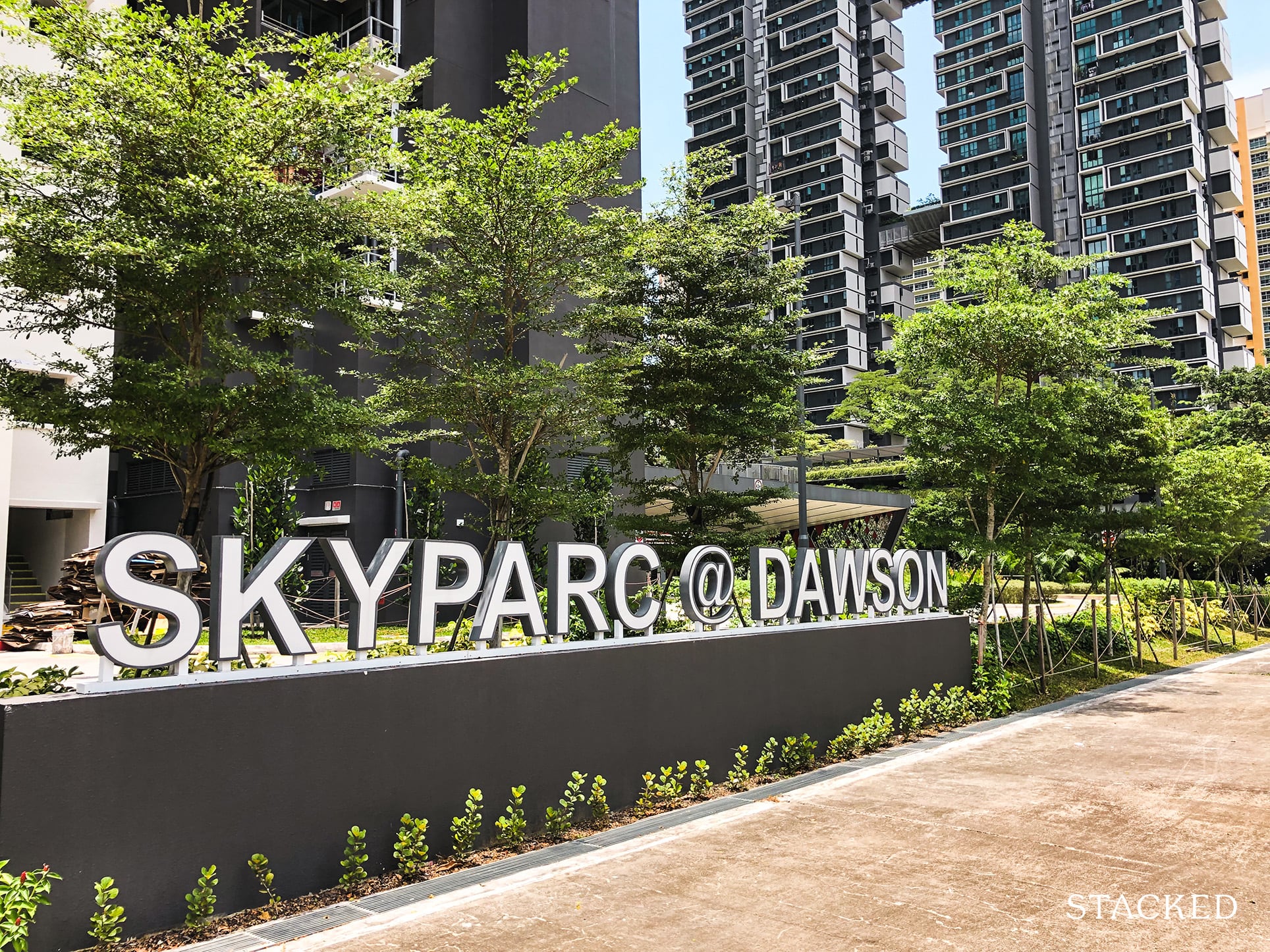 SkyParc @ Dawson Sign