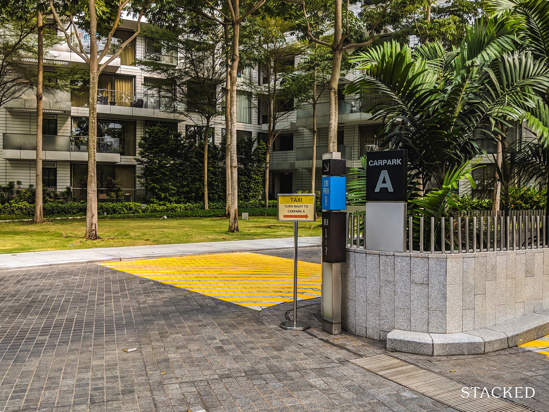 Reflections At Keppel Bay carpark entrance