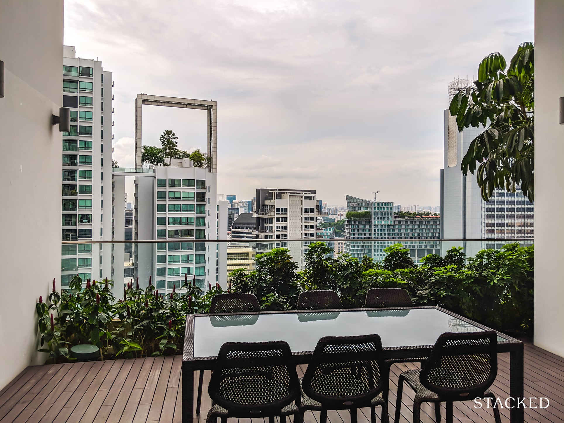 Espada Condo seating area 