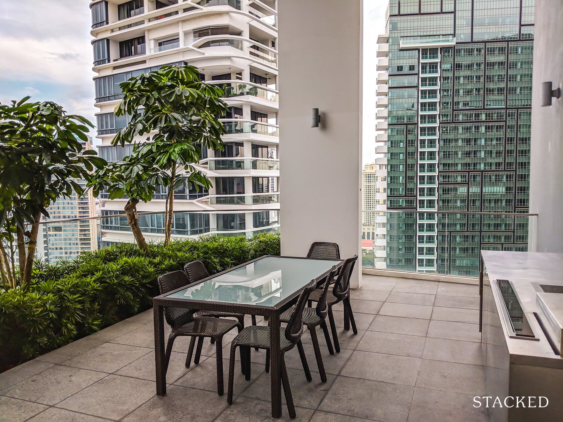 Espada Condo outdoor dining