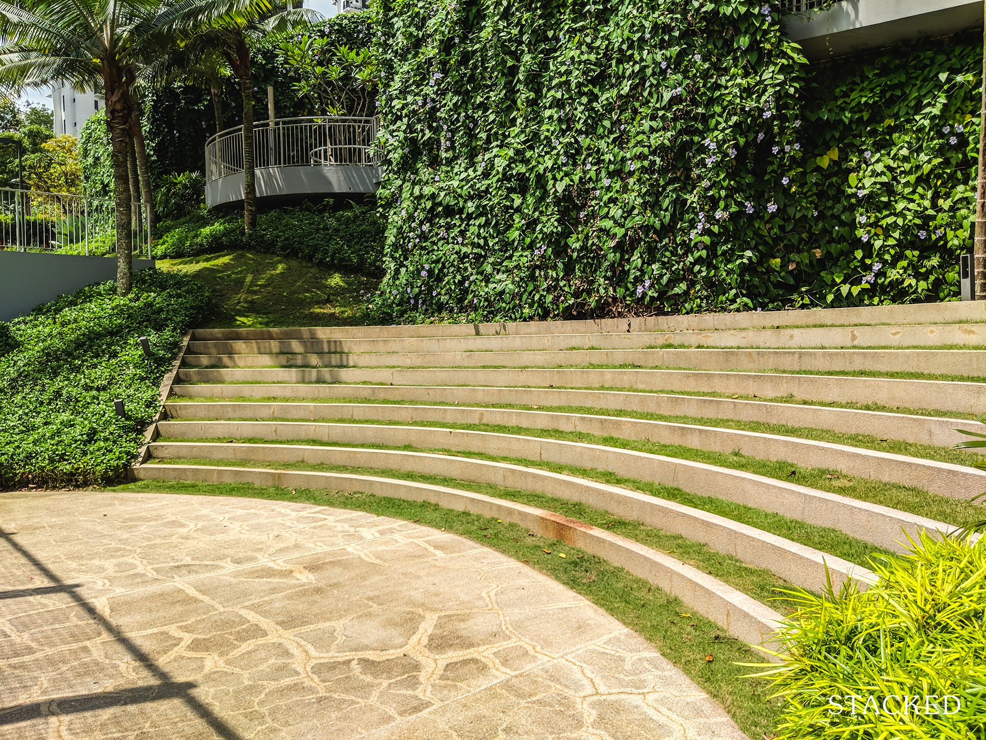 Tree House Condo amphitheatre