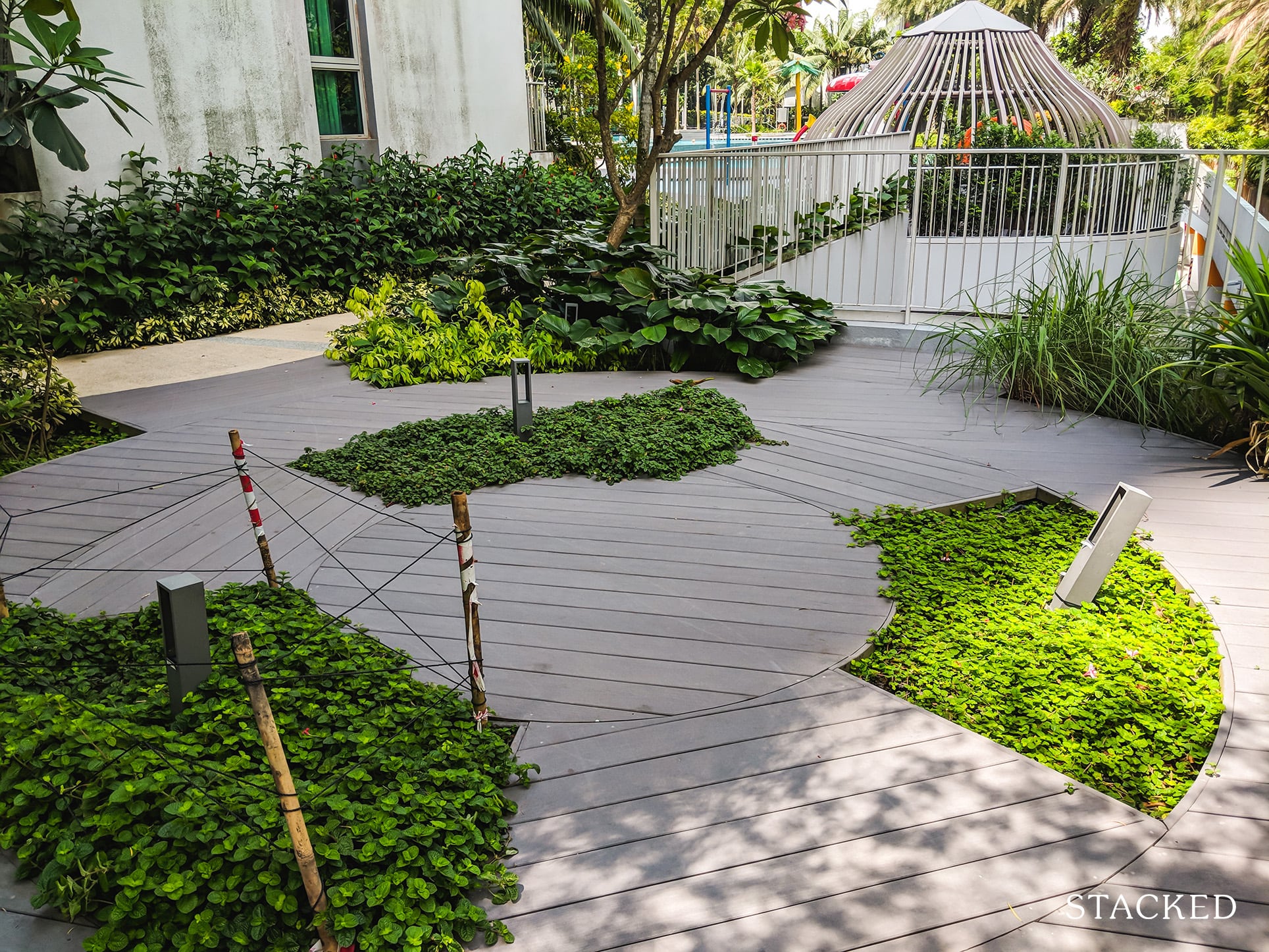 Tree House Condo herb garden