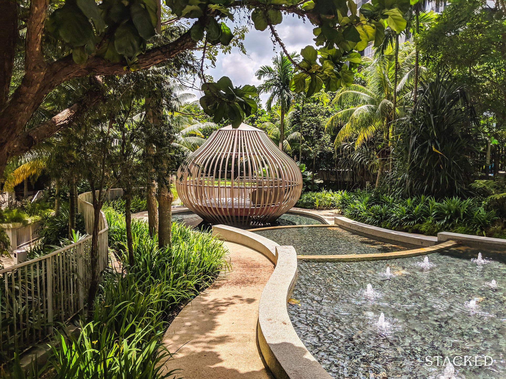 Tree House Condo fountain