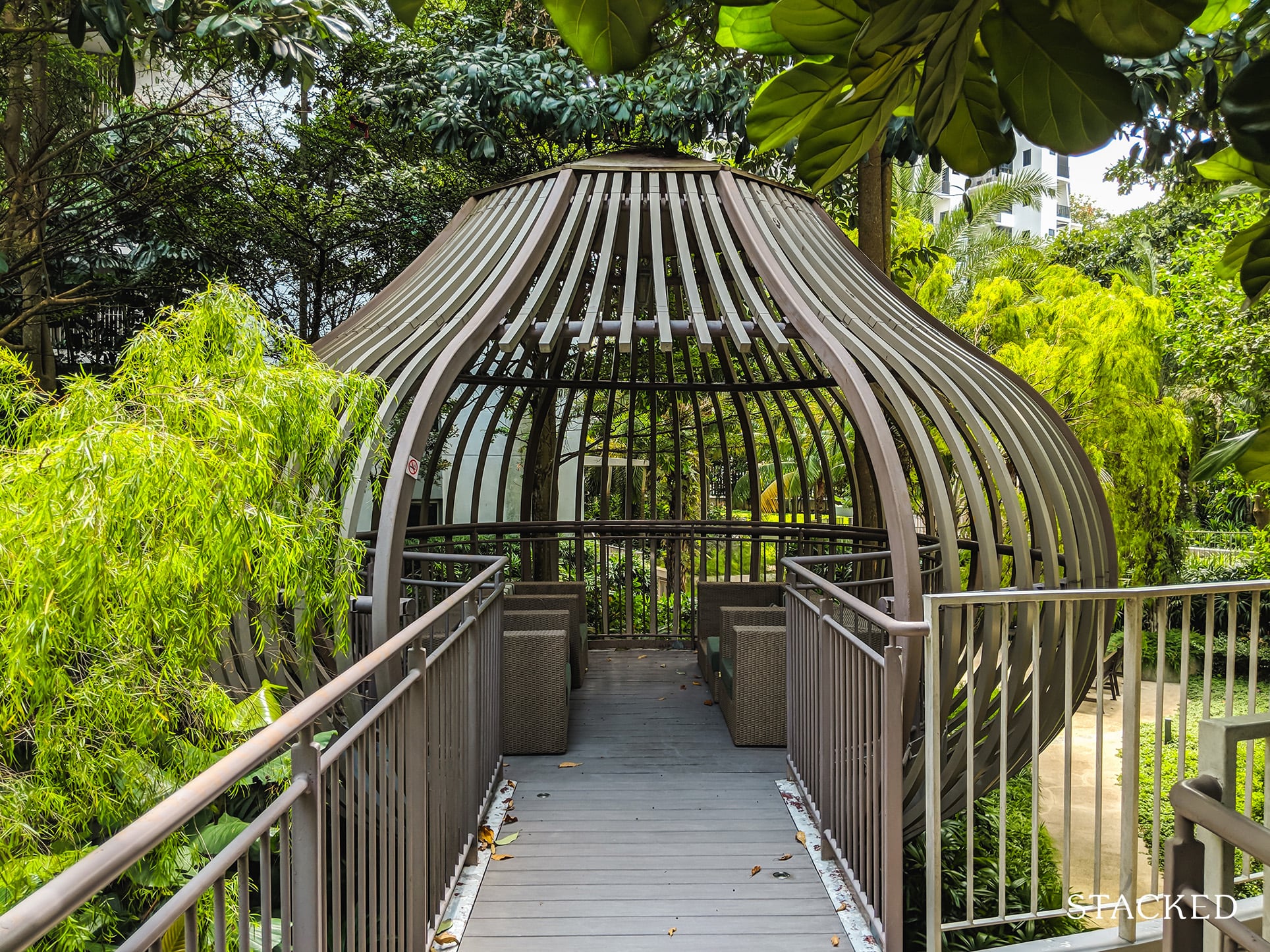 Tree House Condo treetop