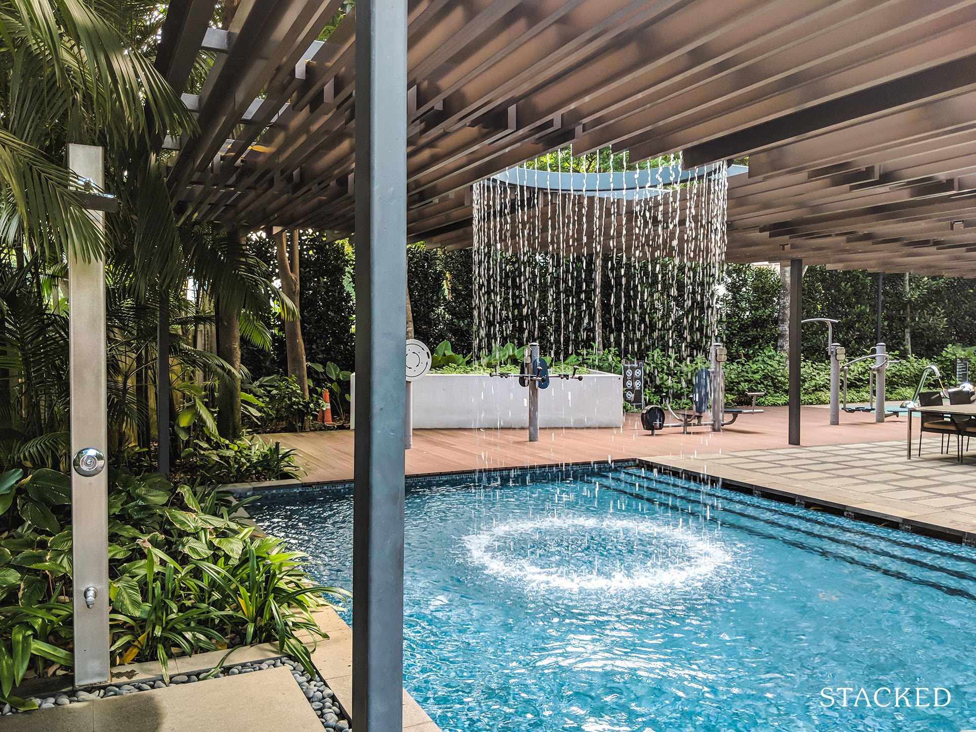 Centennia Suites Condo water fountain